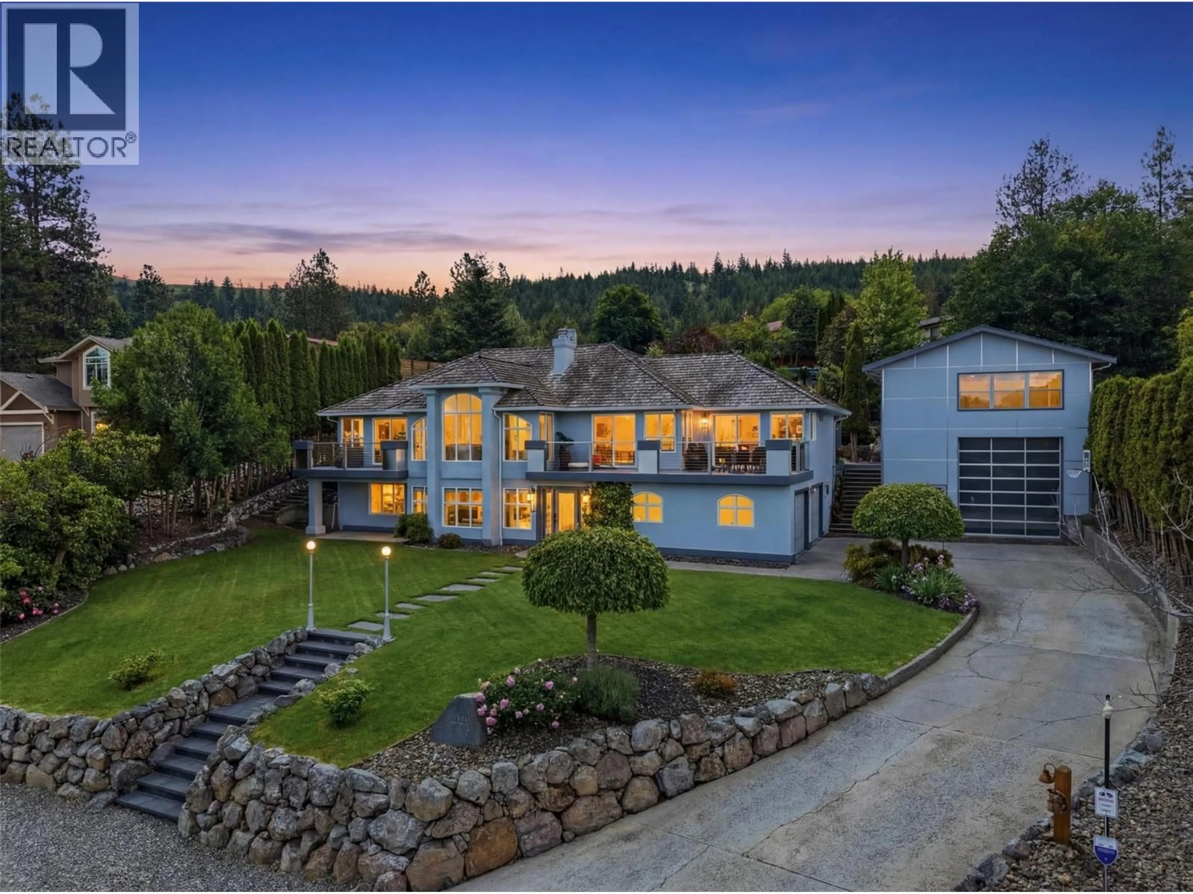 A pic from outside/outdoor area/front of a property/back of a property/a pic from drone, unknown for 2015 HIGH COUNTRY BOULEVARD, Kamloops British Columbia V2E1L2