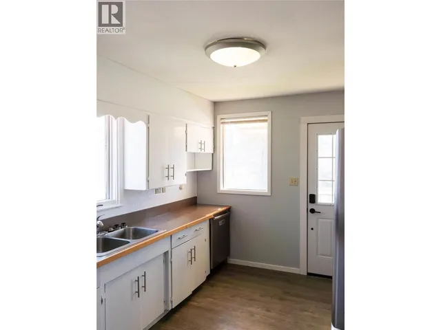 1510 4TH STREET NORTH, Cranbrook 5