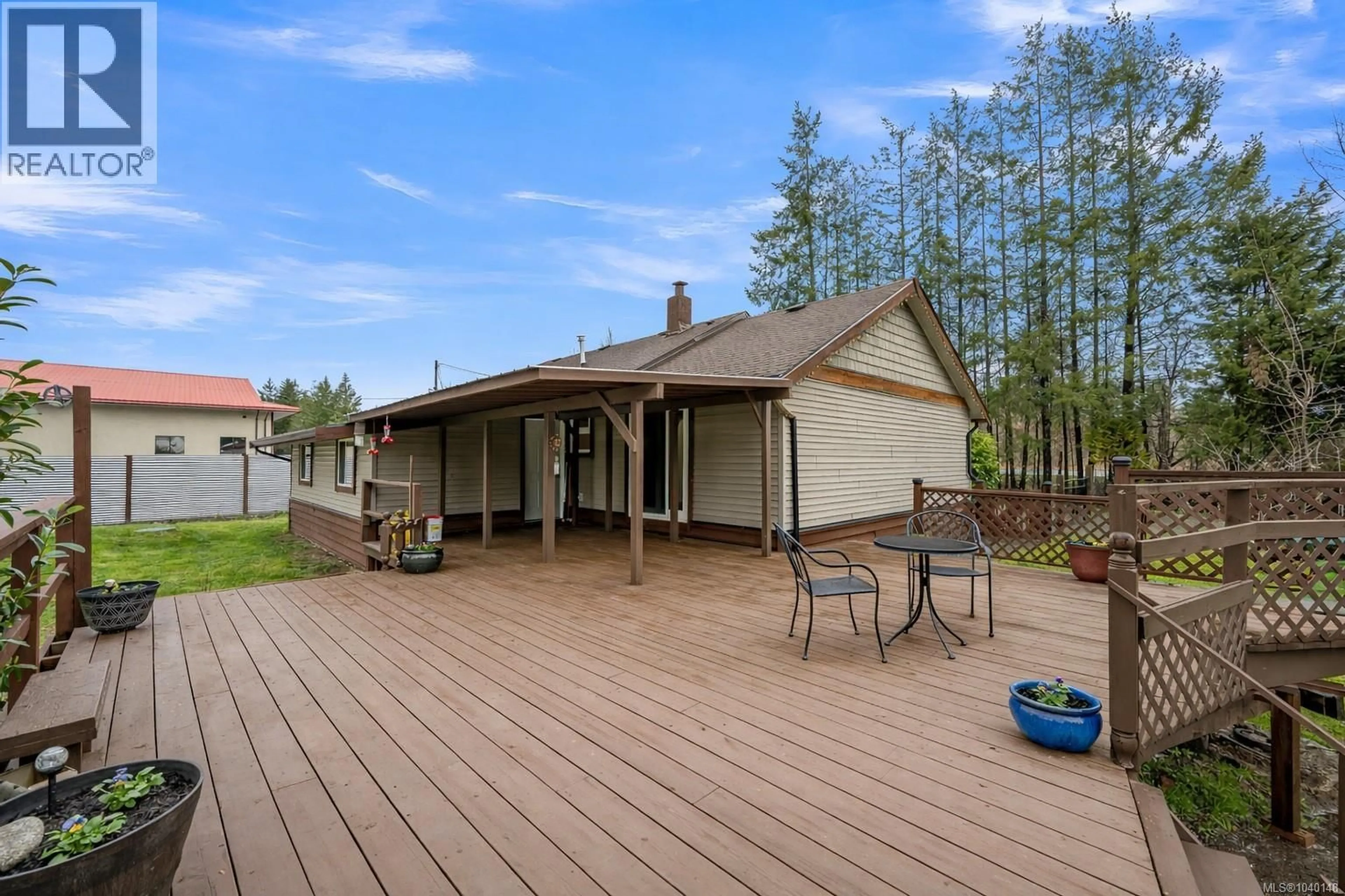 Patio, unknown for 5733 ISLAND HIGHWAY NORTH, Courtenay British Columbia V9J1T3