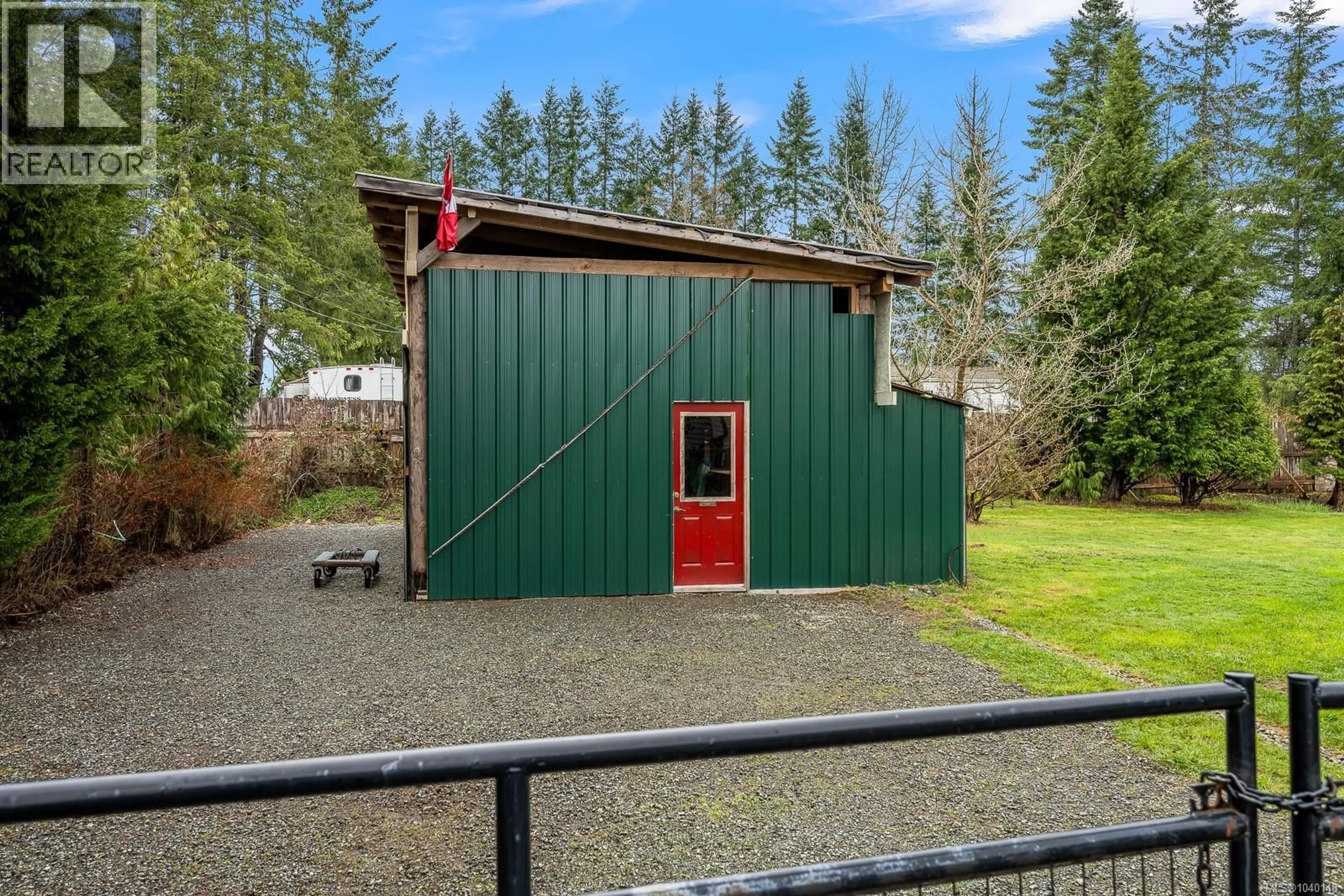 Shed for 5733 ISLAND HIGHWAY NORTH, Courtenay British Columbia V9J1T3