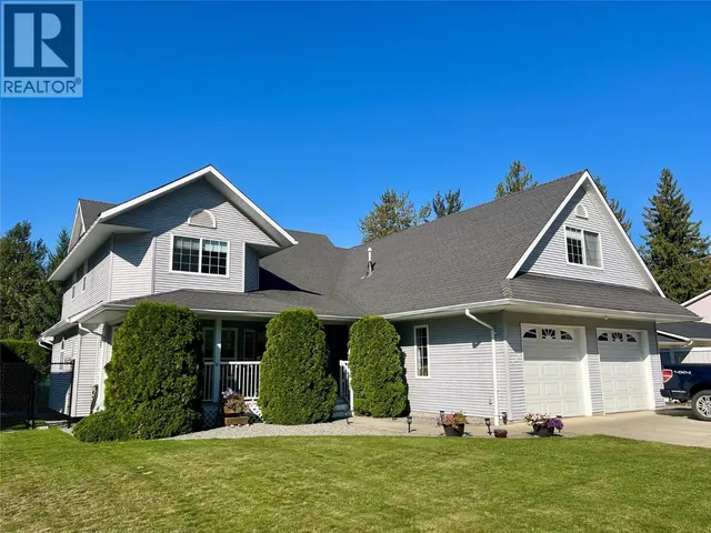 358 OAK AVENUE, Sicamous 2