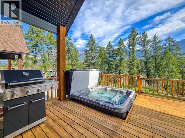 81 - 4868 RIVERVIEW DRIVE, Edgewater 2