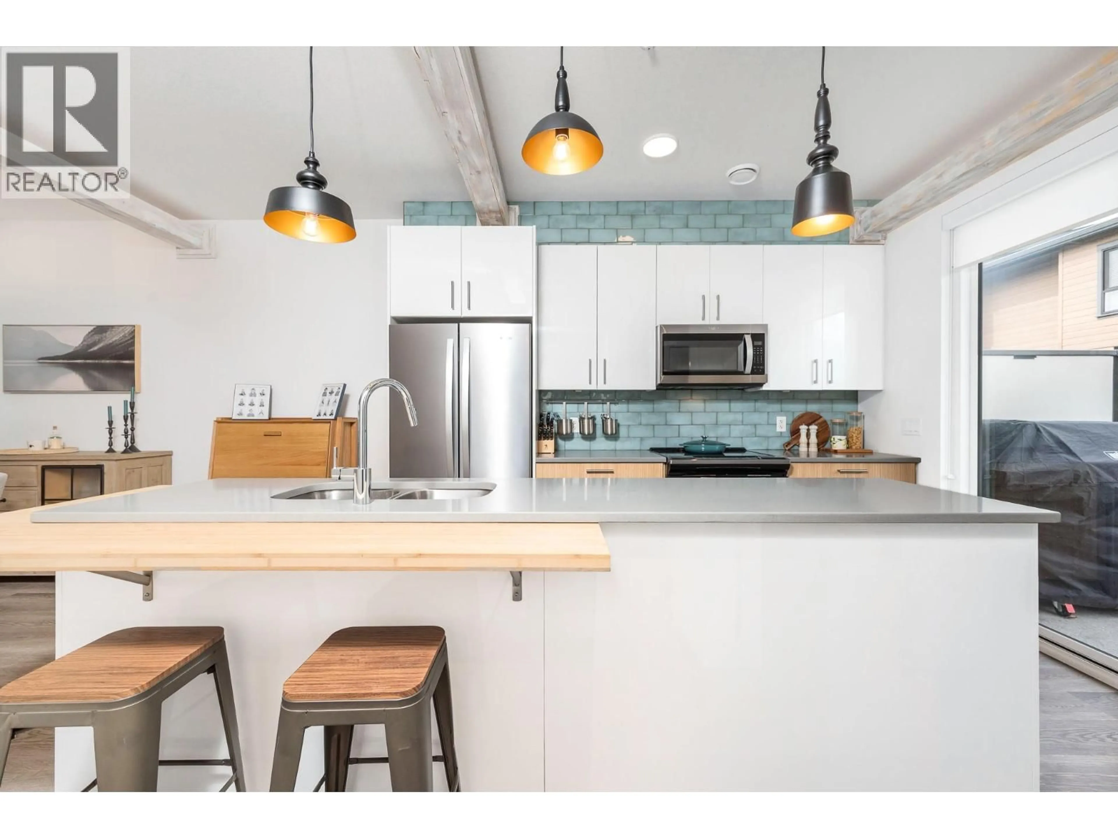 Open concept kitchen, unknown for 402 - 11581 ROGERS ROAD, Lake Country British Columbia V4V1X8
