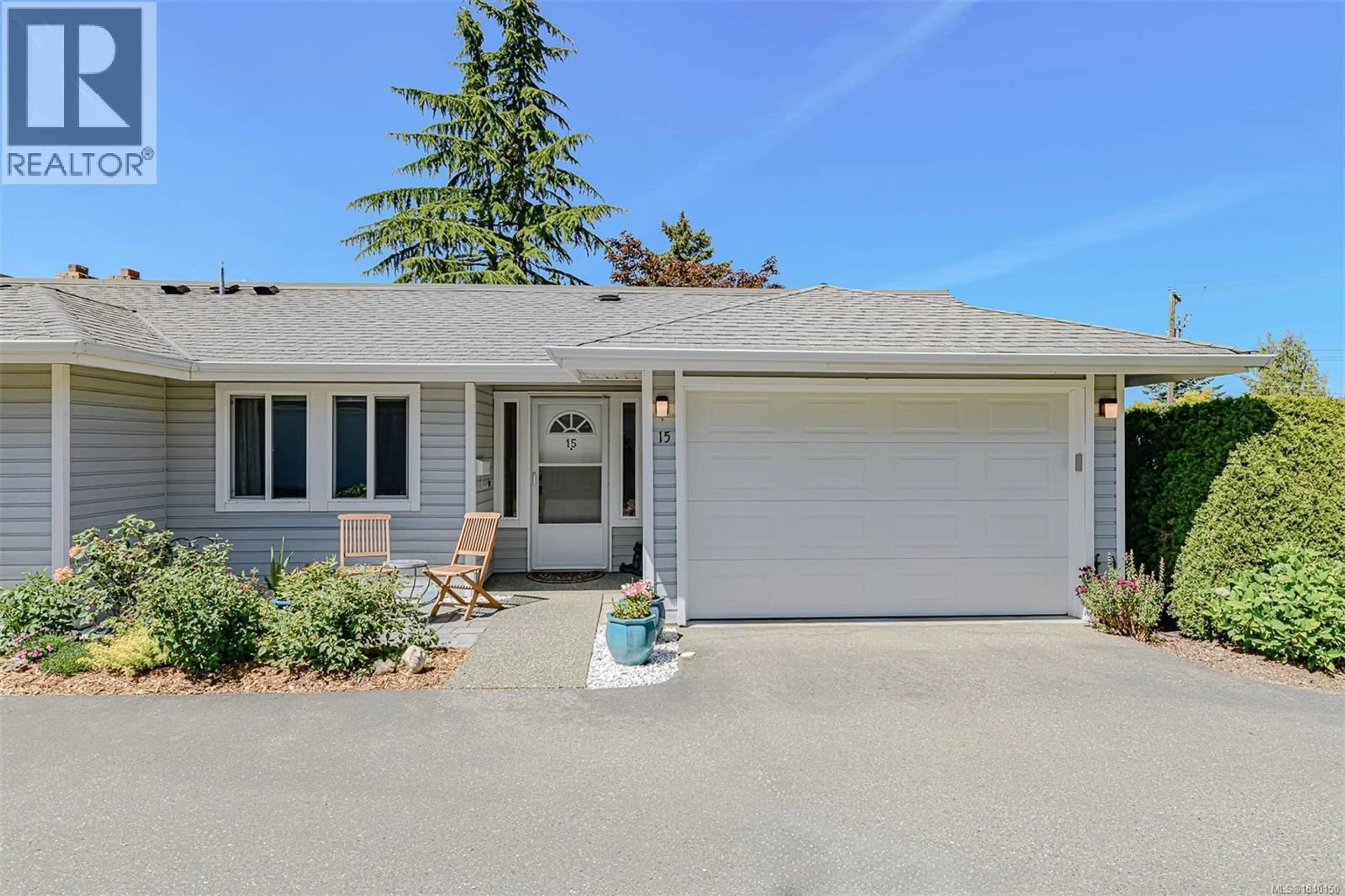 Home with vinyl exterior material, street for 15 - 3966 CEDAR HILL CROSS ROAD, Saanich British Columbia V8P4R5