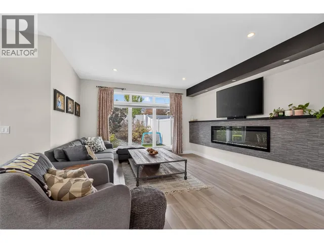 2400 HAWKS BOULEVARD, West Kelowna 2
