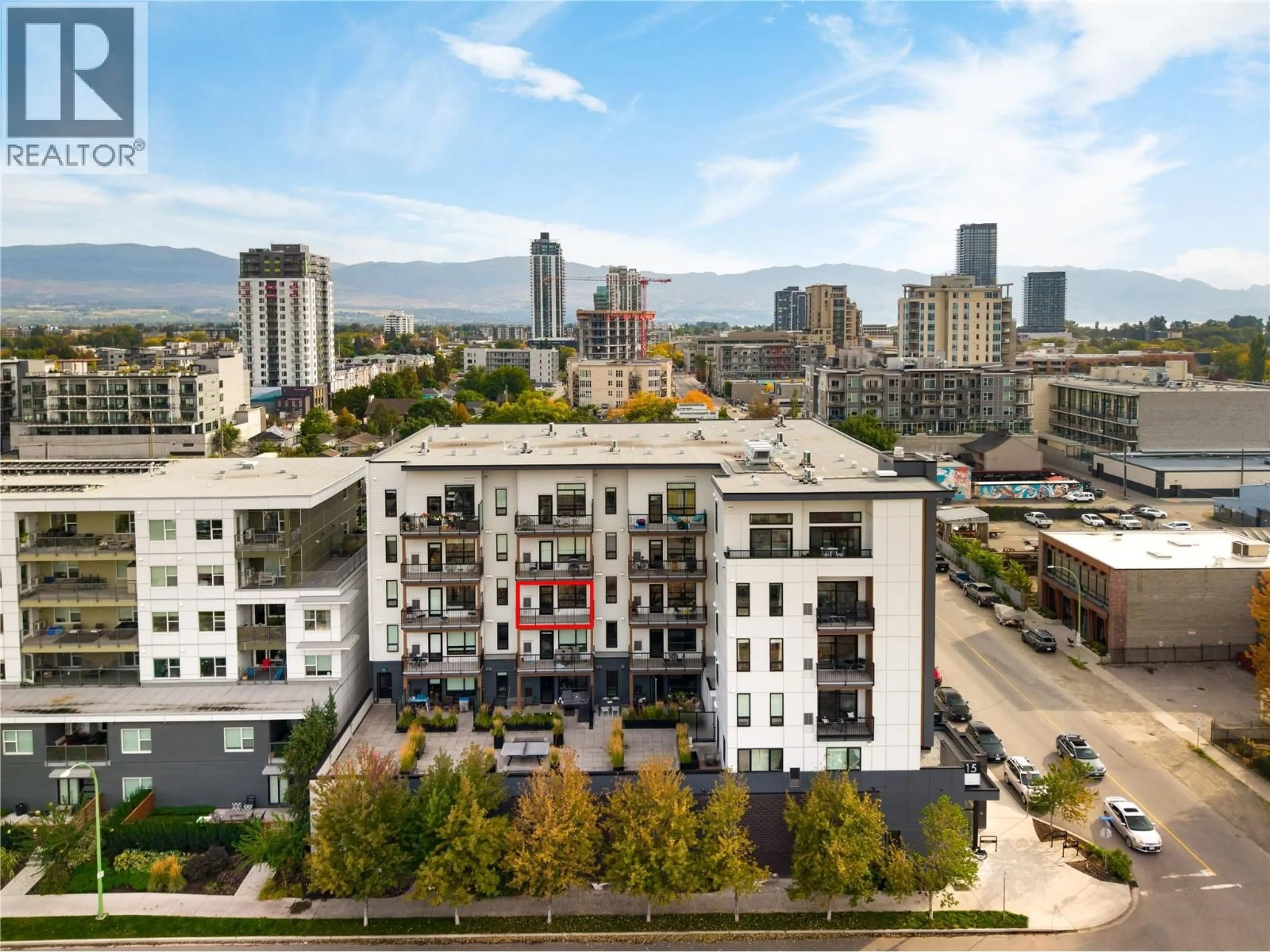 A pic from outside/outdoor area/front of a property/back of a property/a pic from drone, city buildings view from balcony for 403 - 1215 ST. PAUL STREET, Kelowna British Columbia V1Y2C7