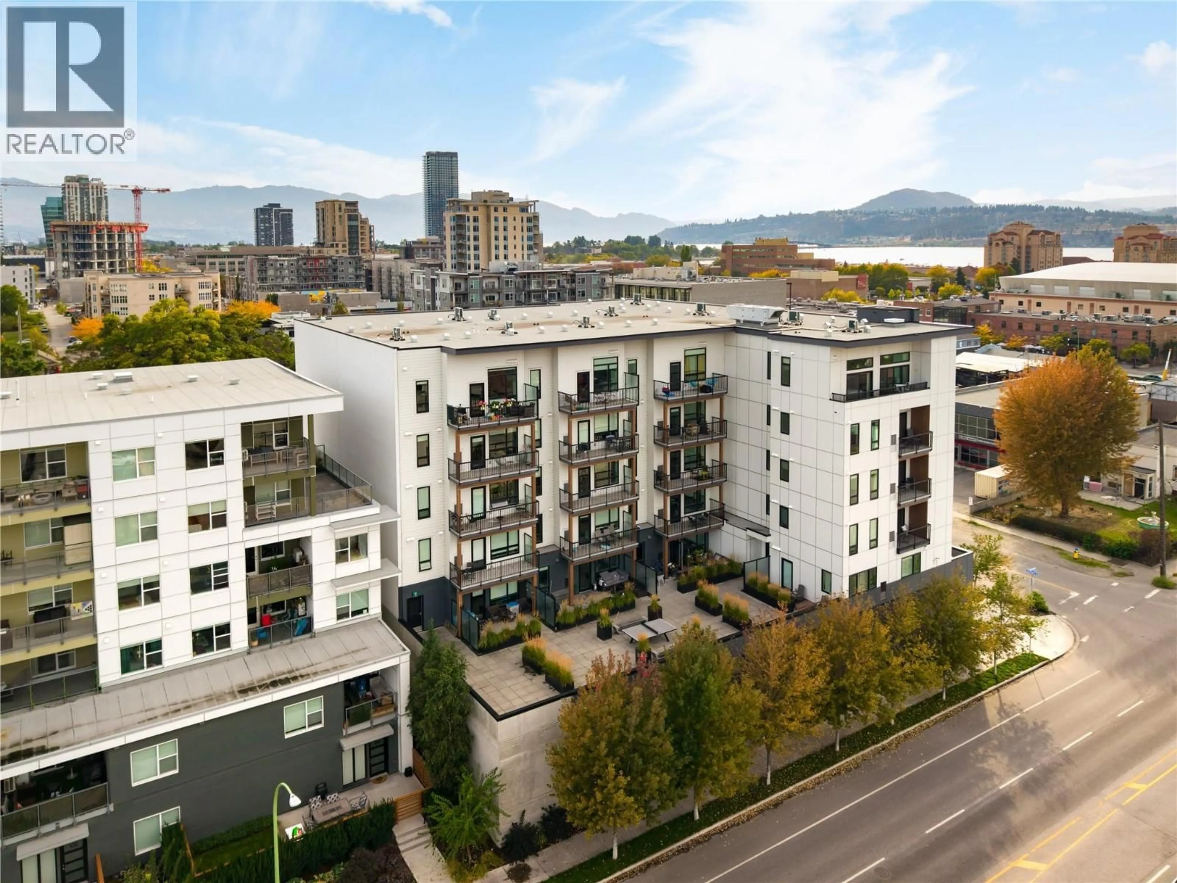 A pic from outside/outdoor area/front of a property/back of a property/a pic from drone, city buildings view from balcony for 403 - 1215 ST. PAUL STREET, Kelowna British Columbia V1Y2C7