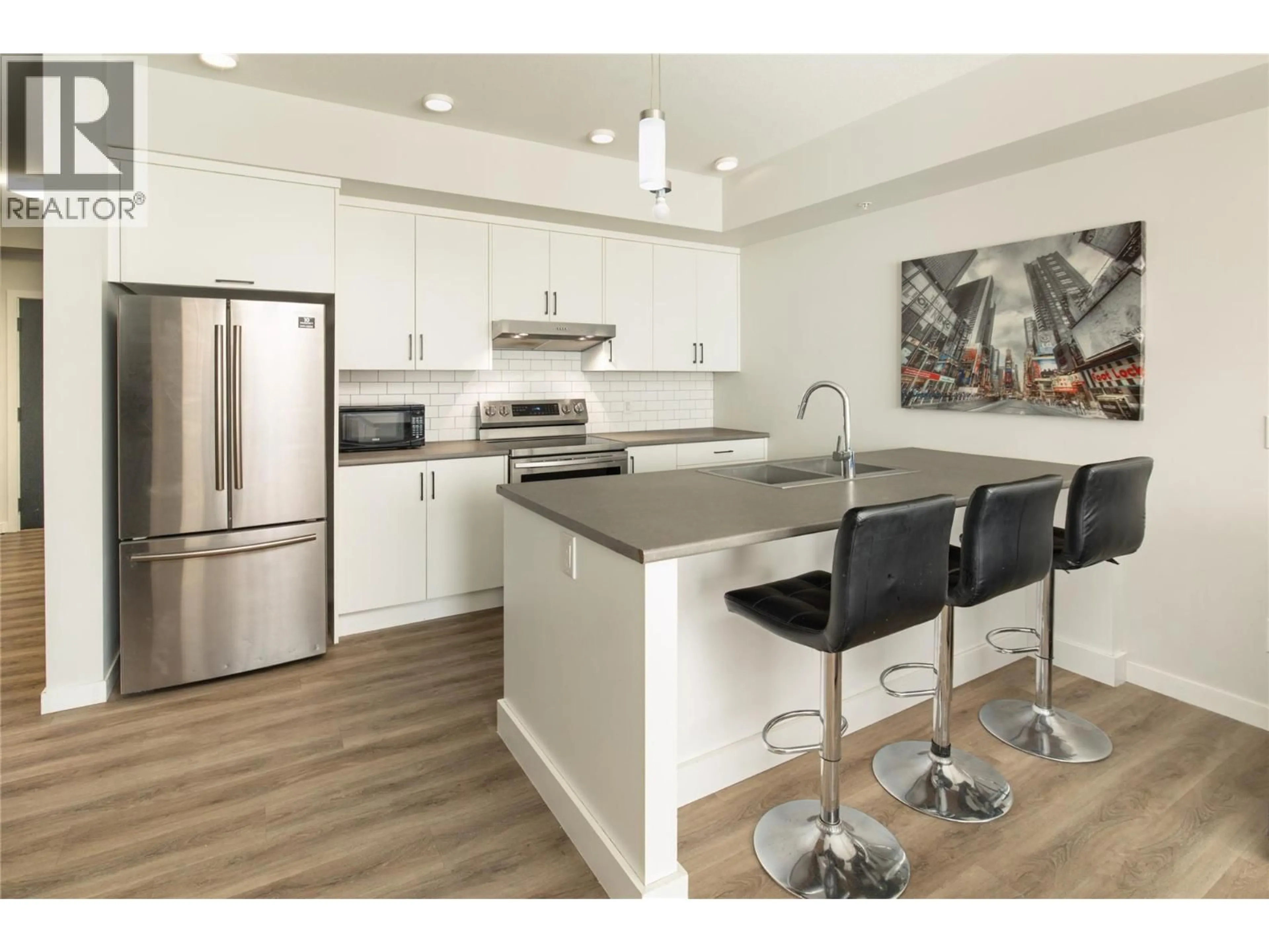 Open concept kitchen, unknown for 403 - 1215 ST. PAUL STREET, Kelowna British Columbia V1Y2C7