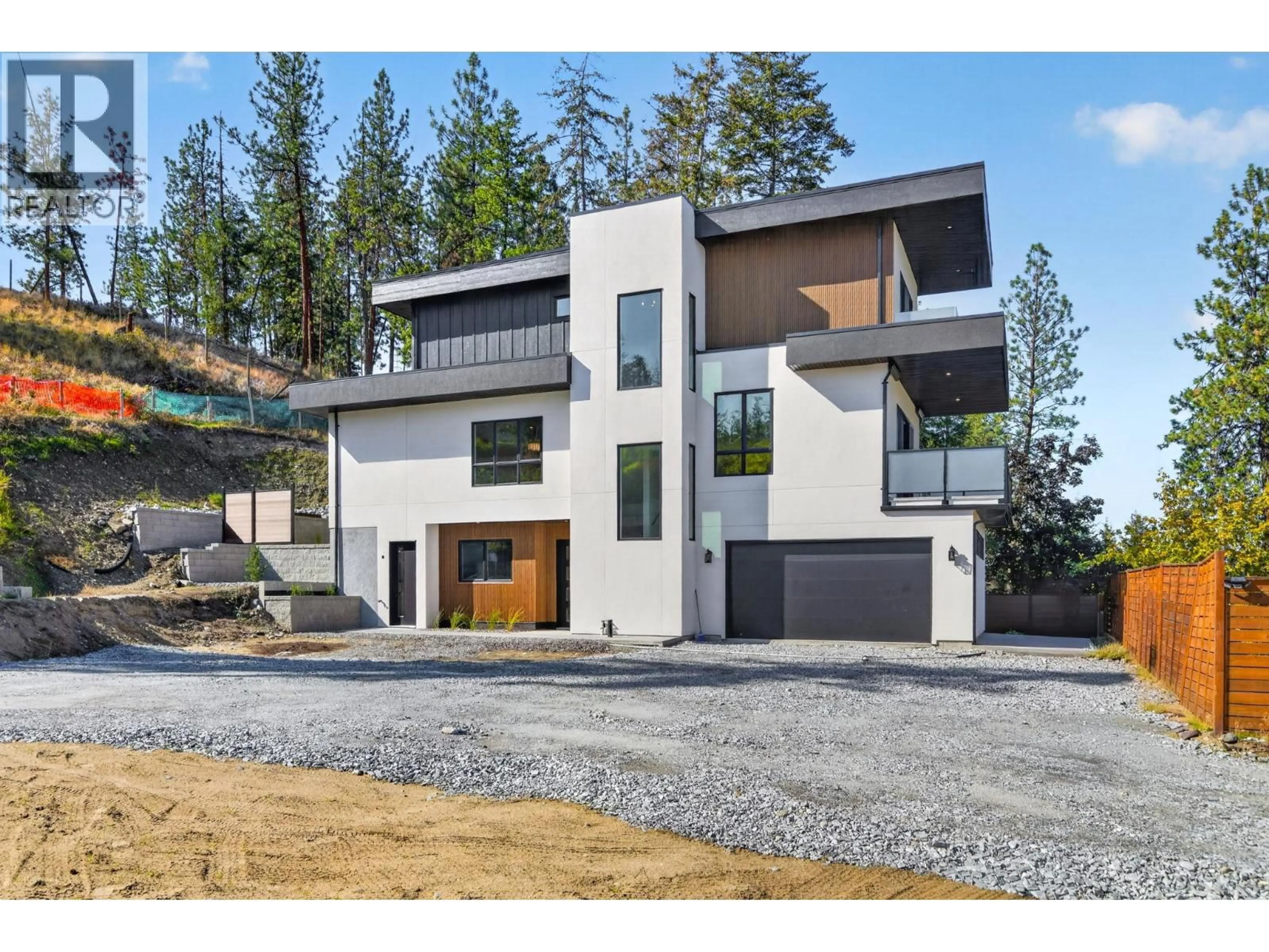 Home with vinyl exterior material, unknown for 3 - 757 BARNABY ROAD, Kelowna British Columbia V1W4N9