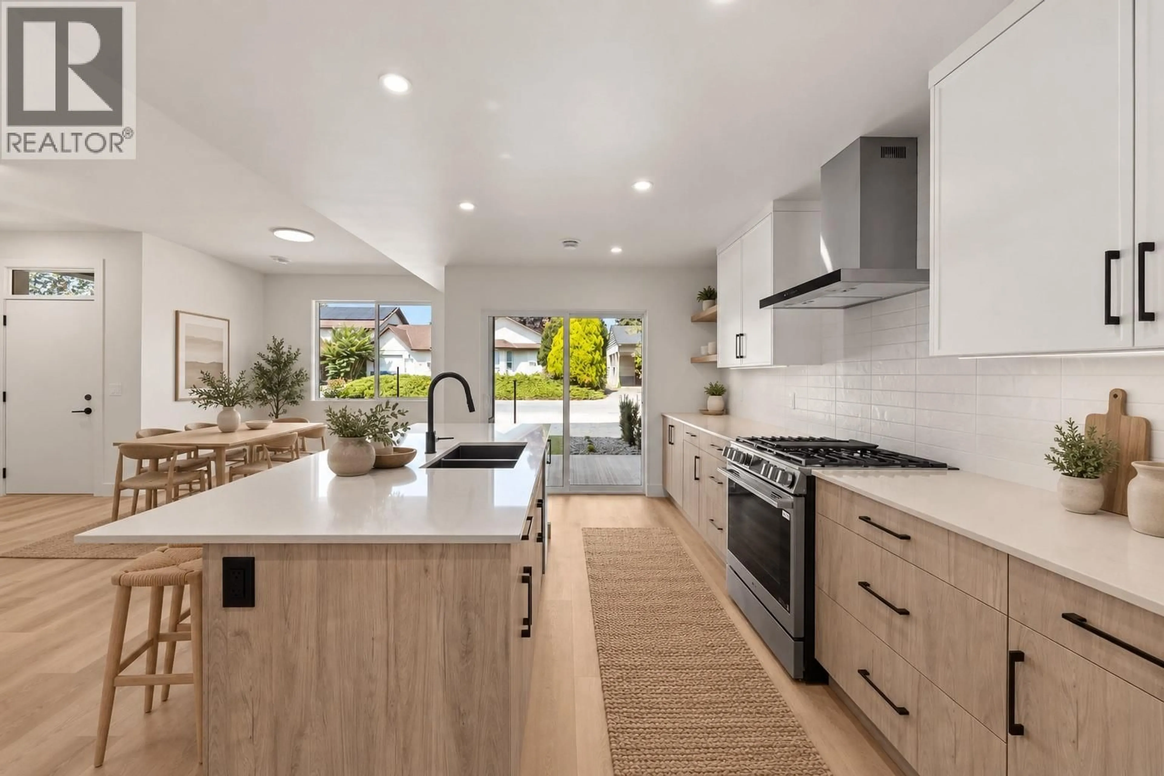 Open concept kitchen, ceramic/tile floor for 2 - 773 KINNEAR AVENUE, Kelowna British Columbia V1Y5B2