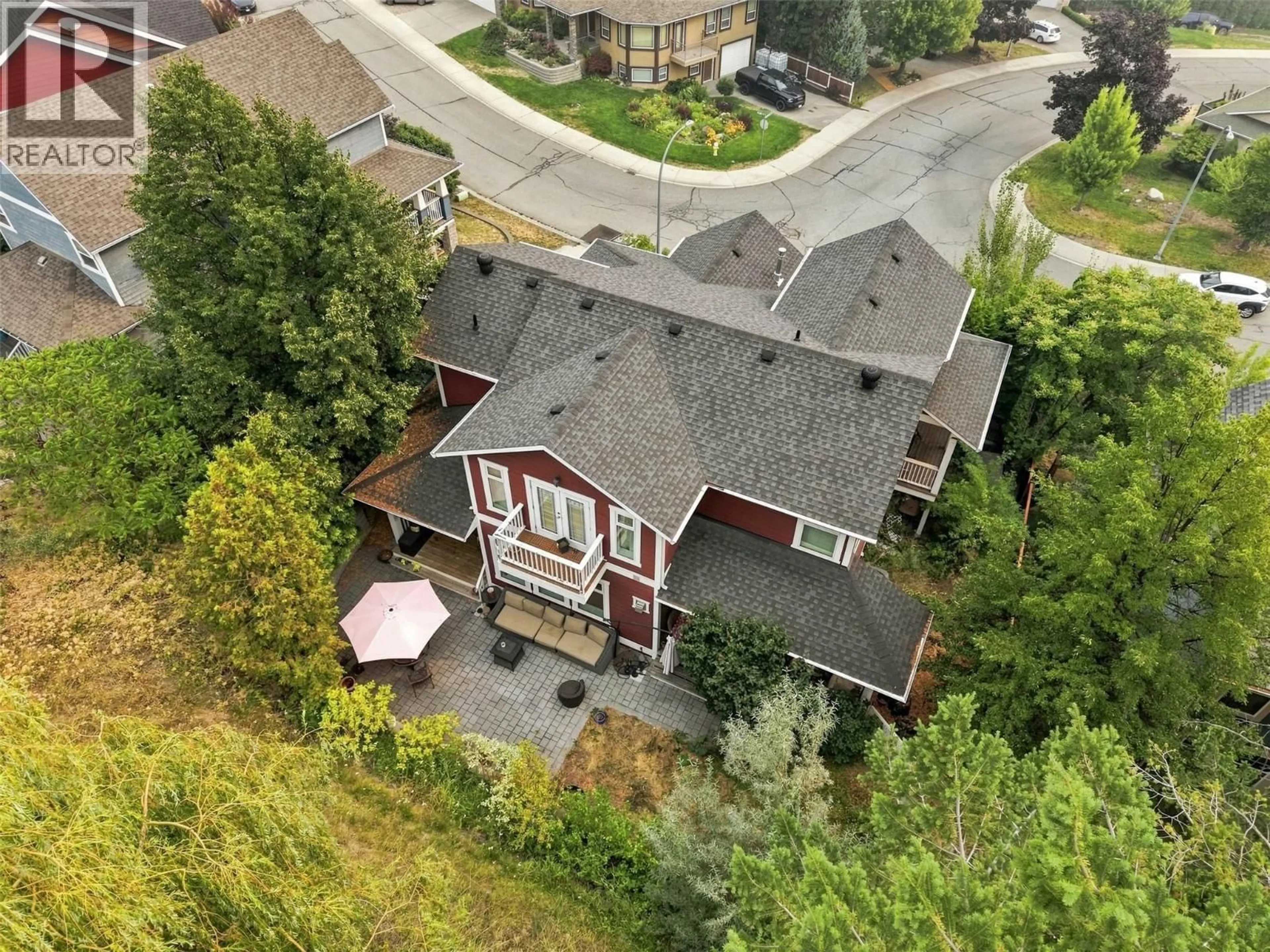 A pic from outside/outdoor area/front of a property/back of a property/a pic from drone, unknown for 450 AZURE PLACE, Kamloops British Columbia V2E2R2