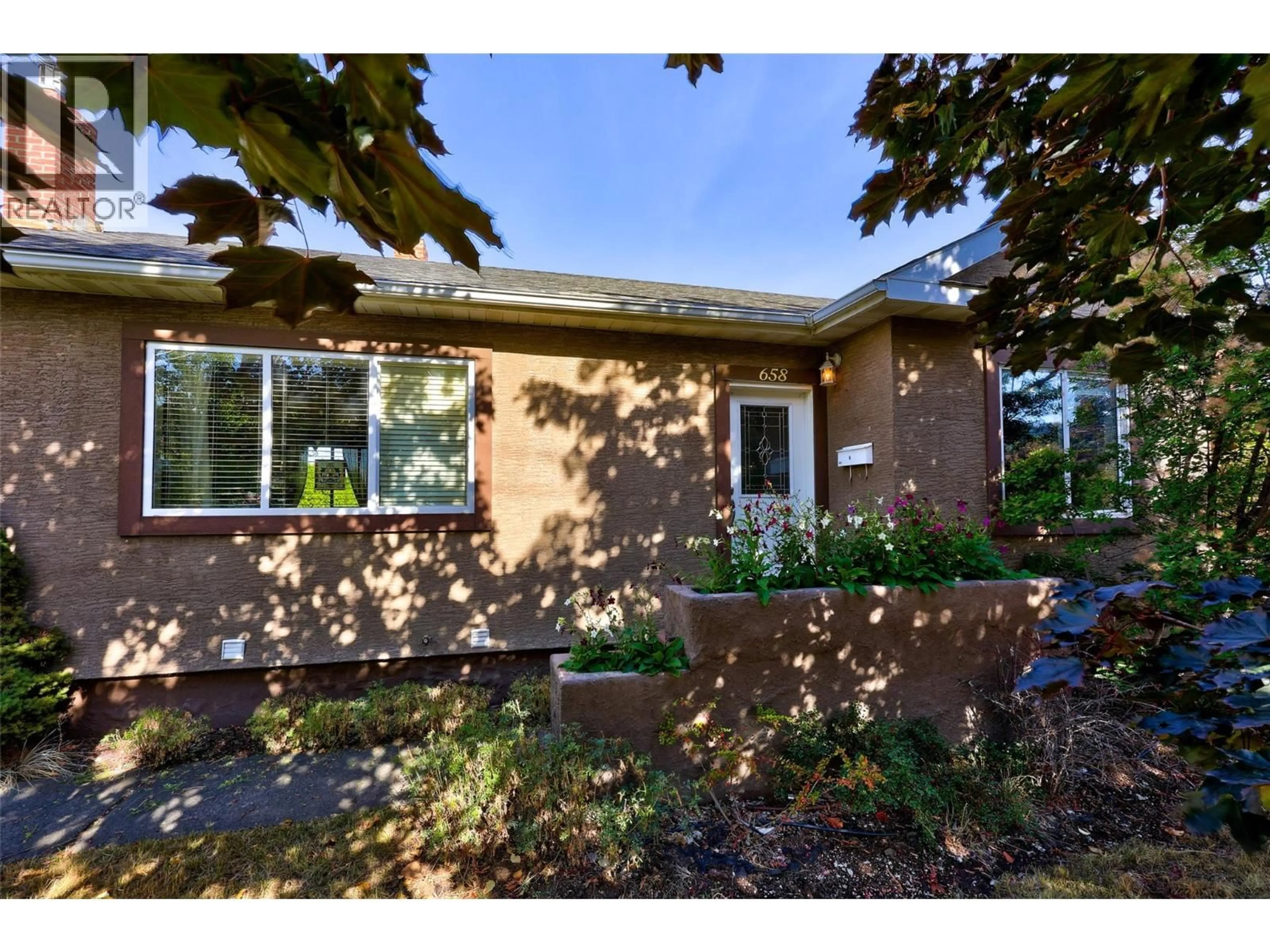 Home with brick exterior material, street for 658 DOMINION STREET, Kamloops British Columbia V2C2X7