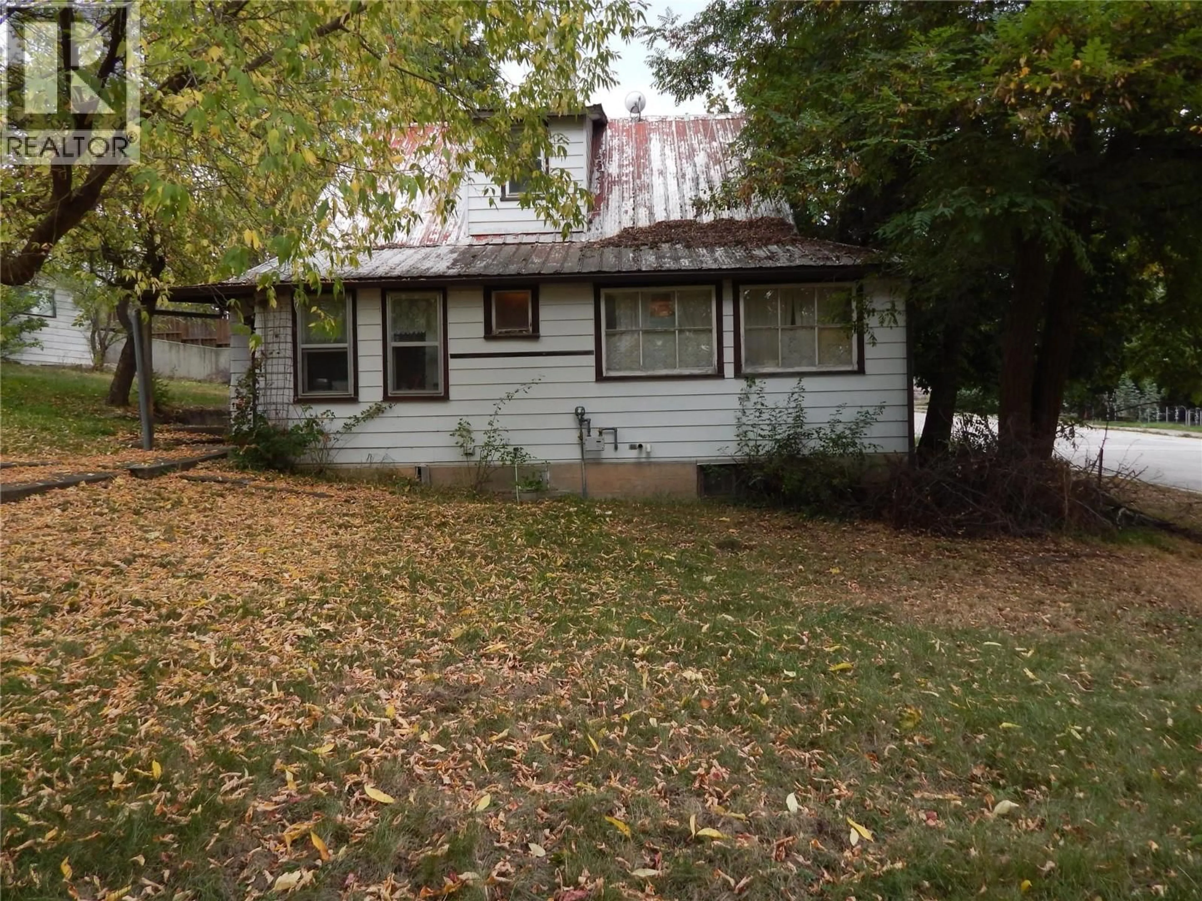 Unknown for 916 COOK STREET, Creston British Columbia V0B1G3