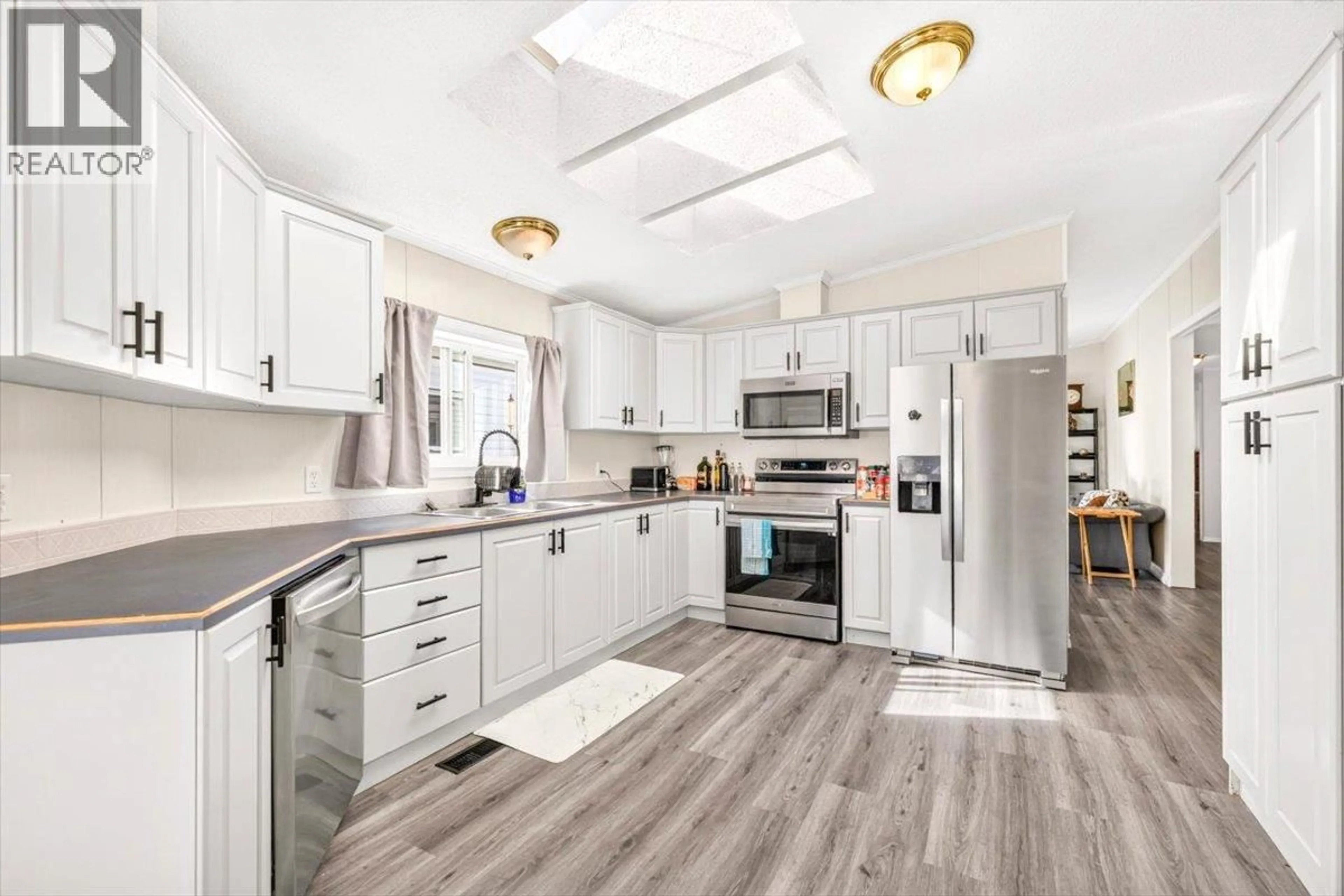Open concept kitchen, unknown for 35 SLALOM DRIVE, Fernie British Columbia V0B1M4