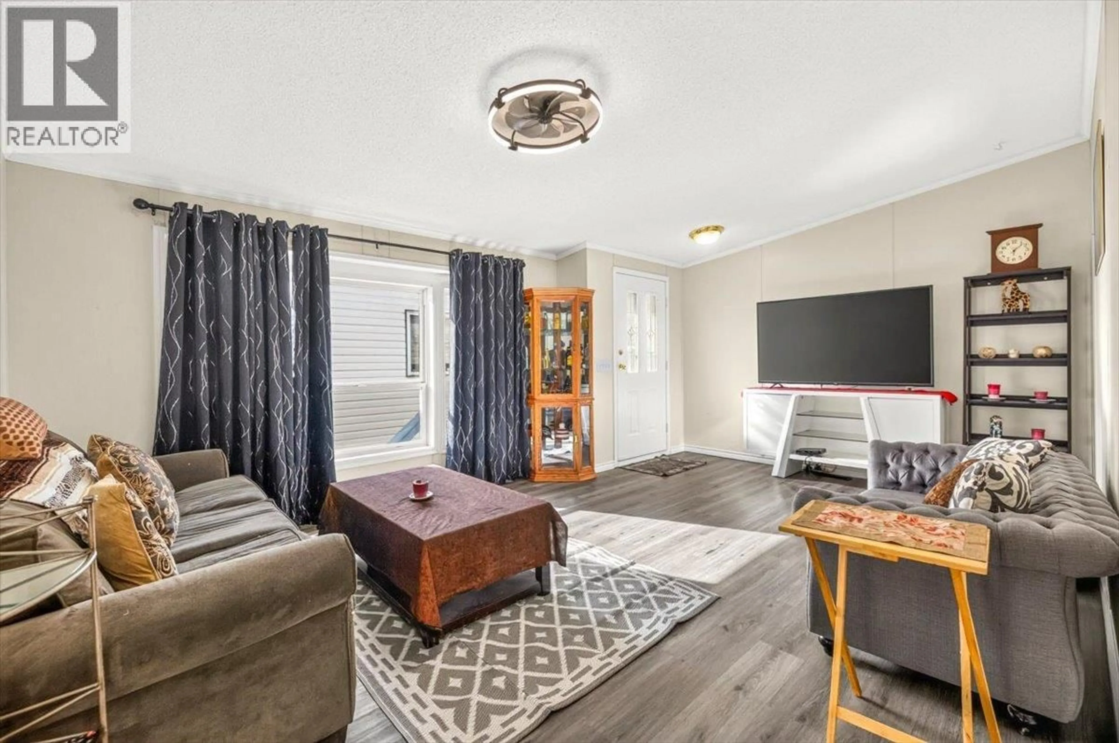 Living room with furniture, unknown for 35 SLALOM DRIVE, Fernie British Columbia V0B1M4