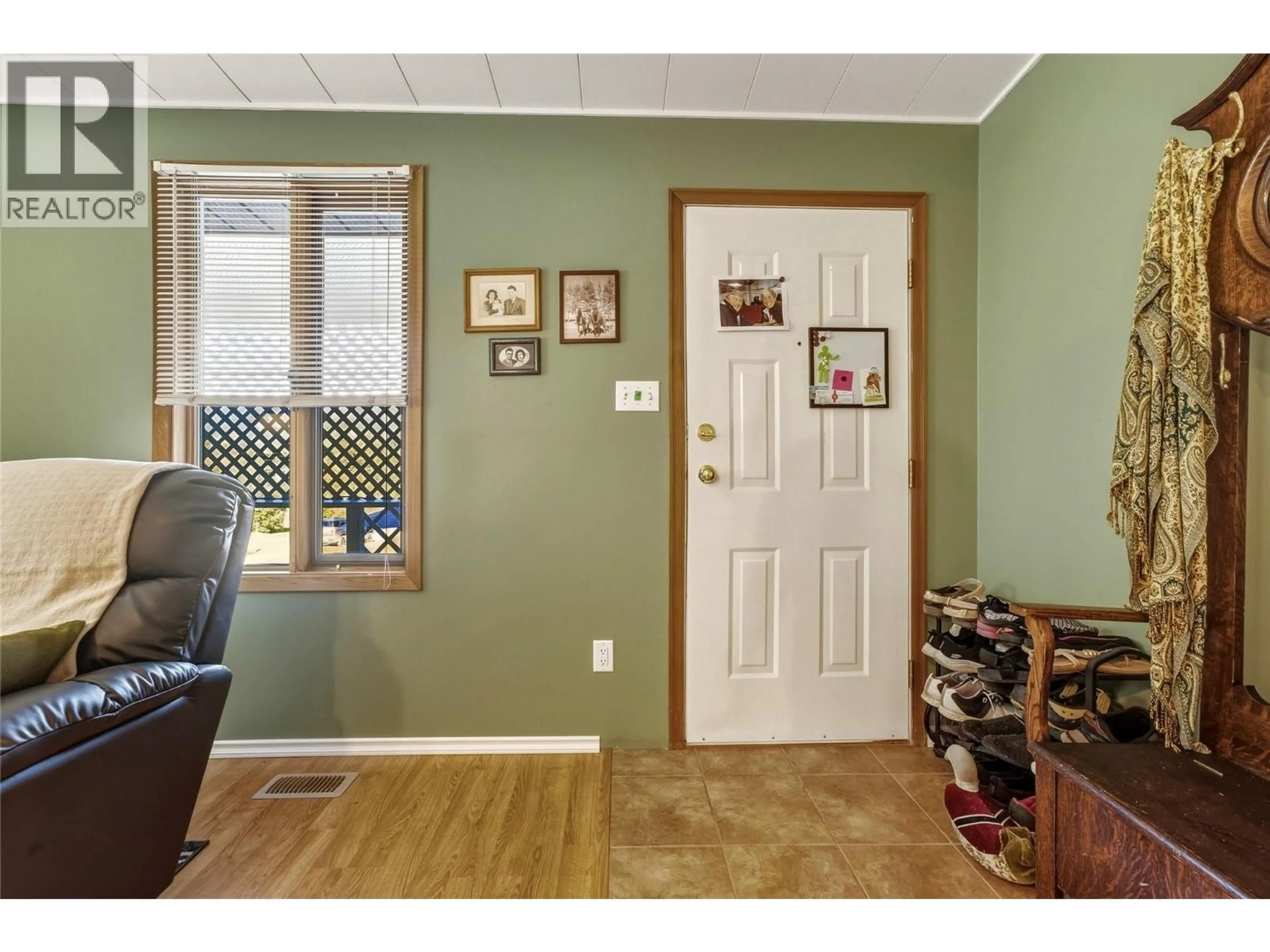 Indoor entryway for 78 - 2500 97B HIGHWAY SOUTHEAST, Salmon Arm British Columbia V1E1C1