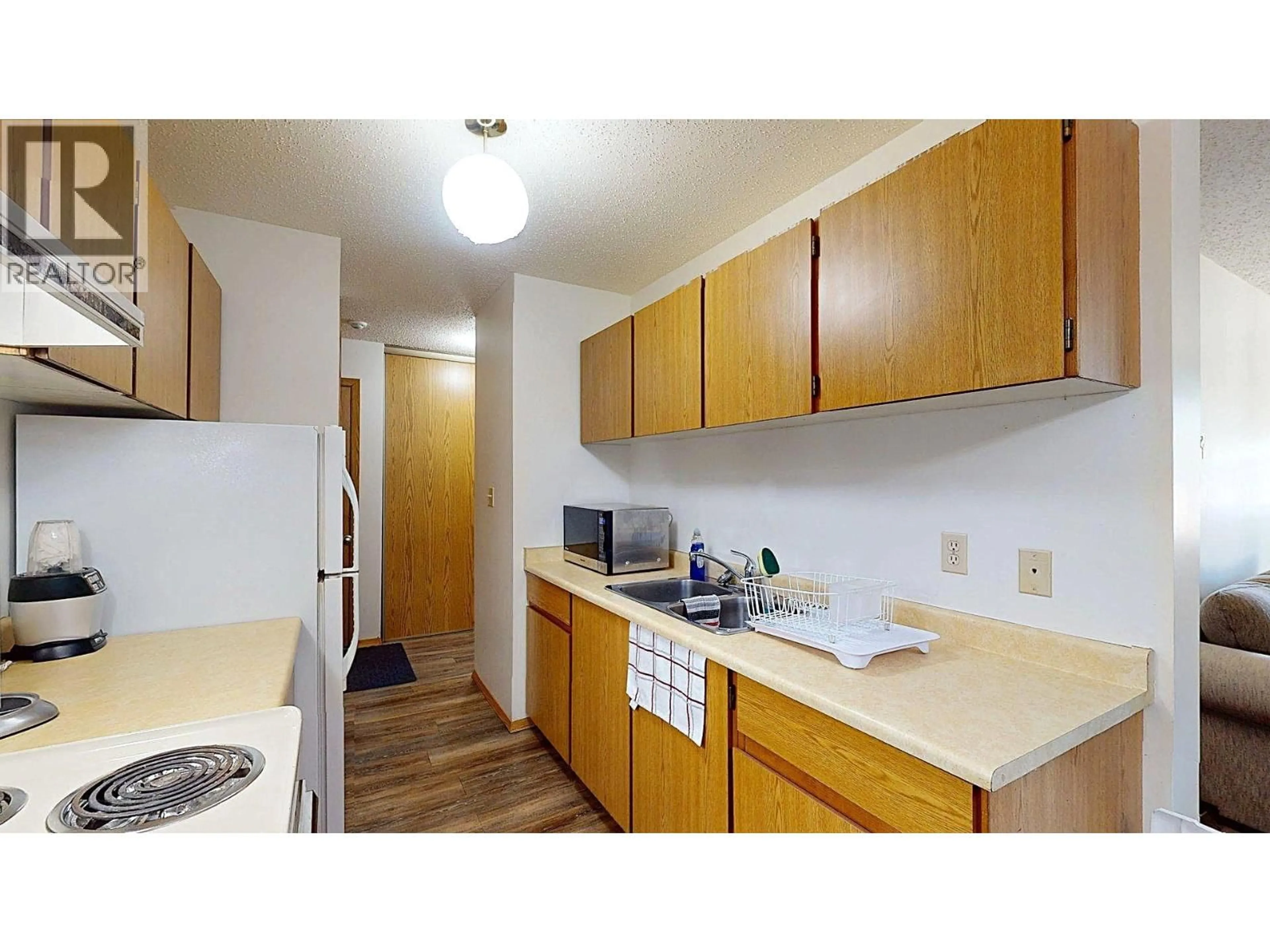 Standard kitchen, unknown for 408 - 10 CARIBOO DRIVE, Elkford British Columbia V0B1H0