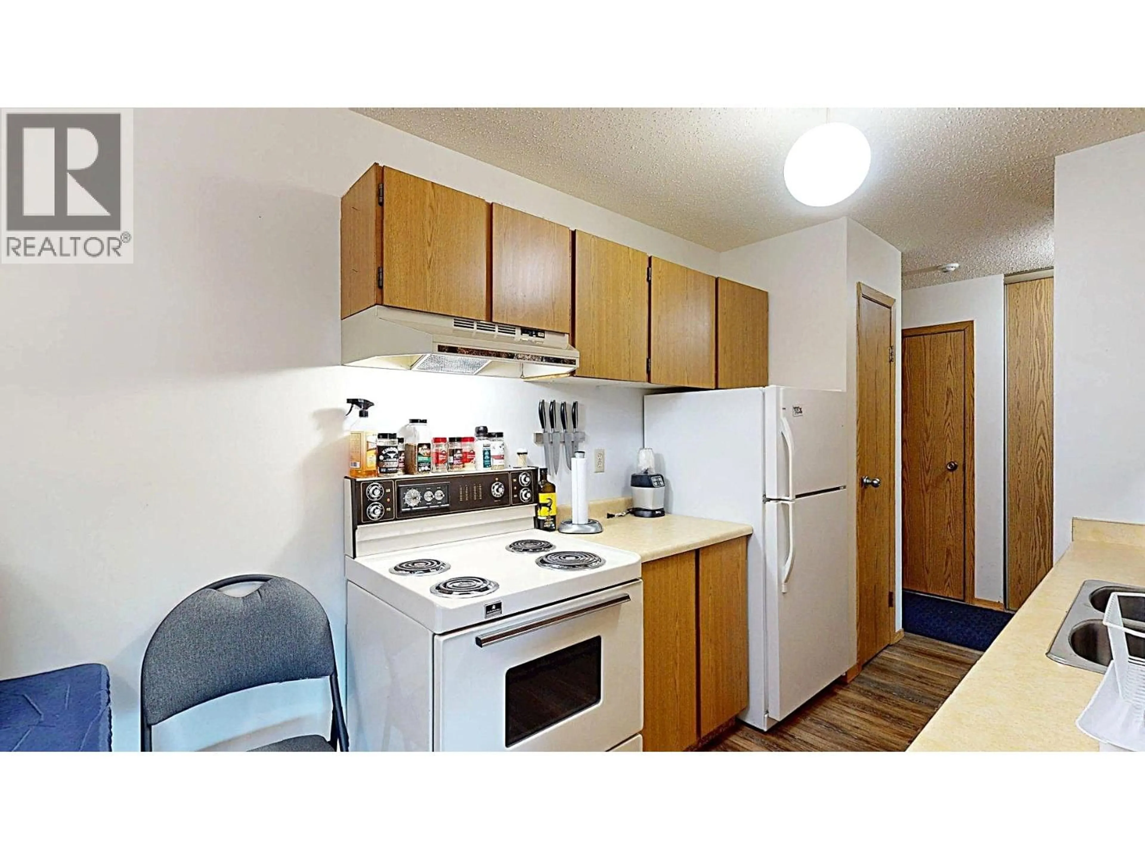 Standard kitchen, unknown for 408 - 10 CARIBOO DRIVE, Elkford British Columbia V0B1H0