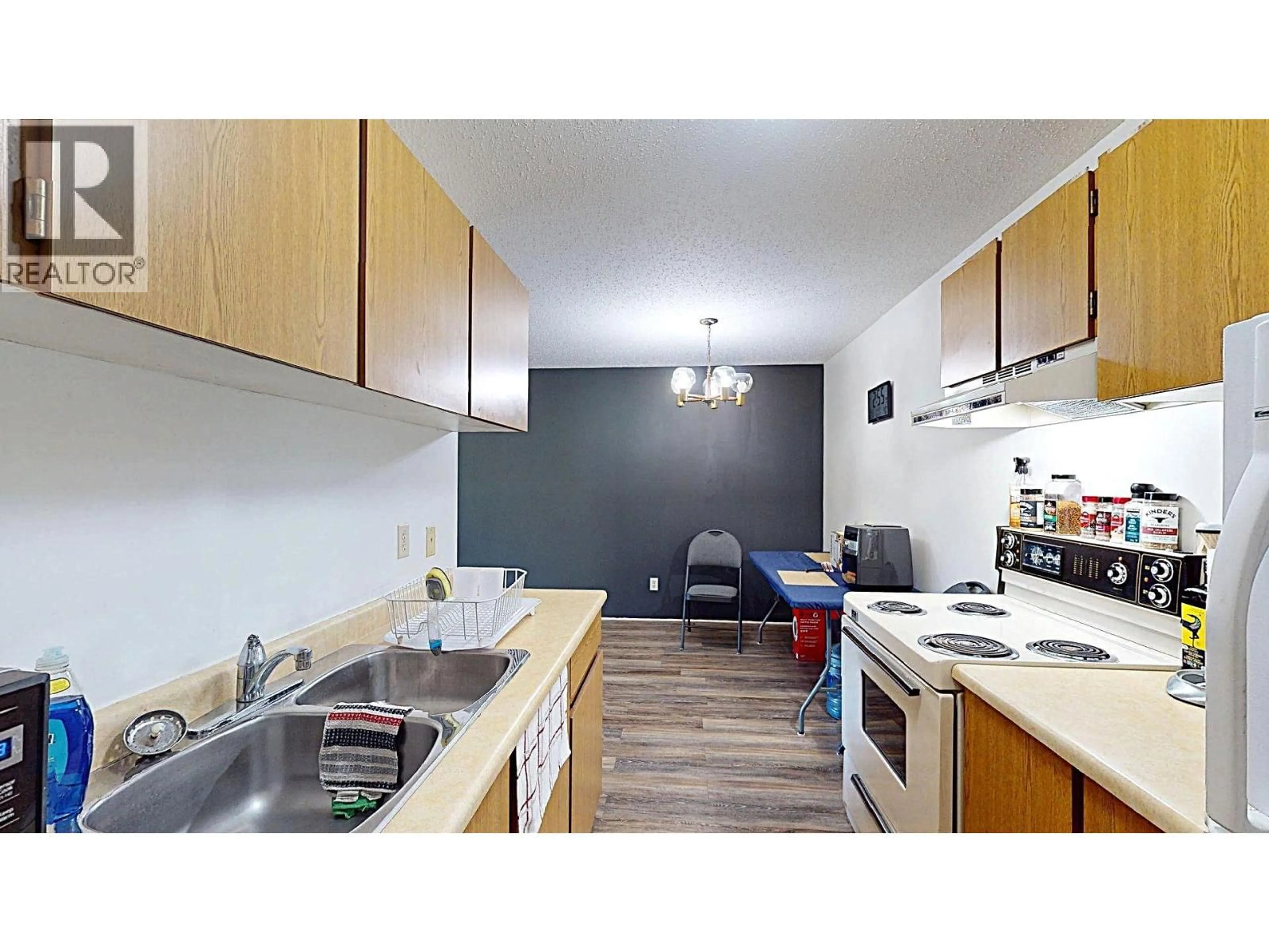 Standard kitchen, wood/laminate floor for 408 - 10 CARIBOO DRIVE, Elkford British Columbia V0B1H0