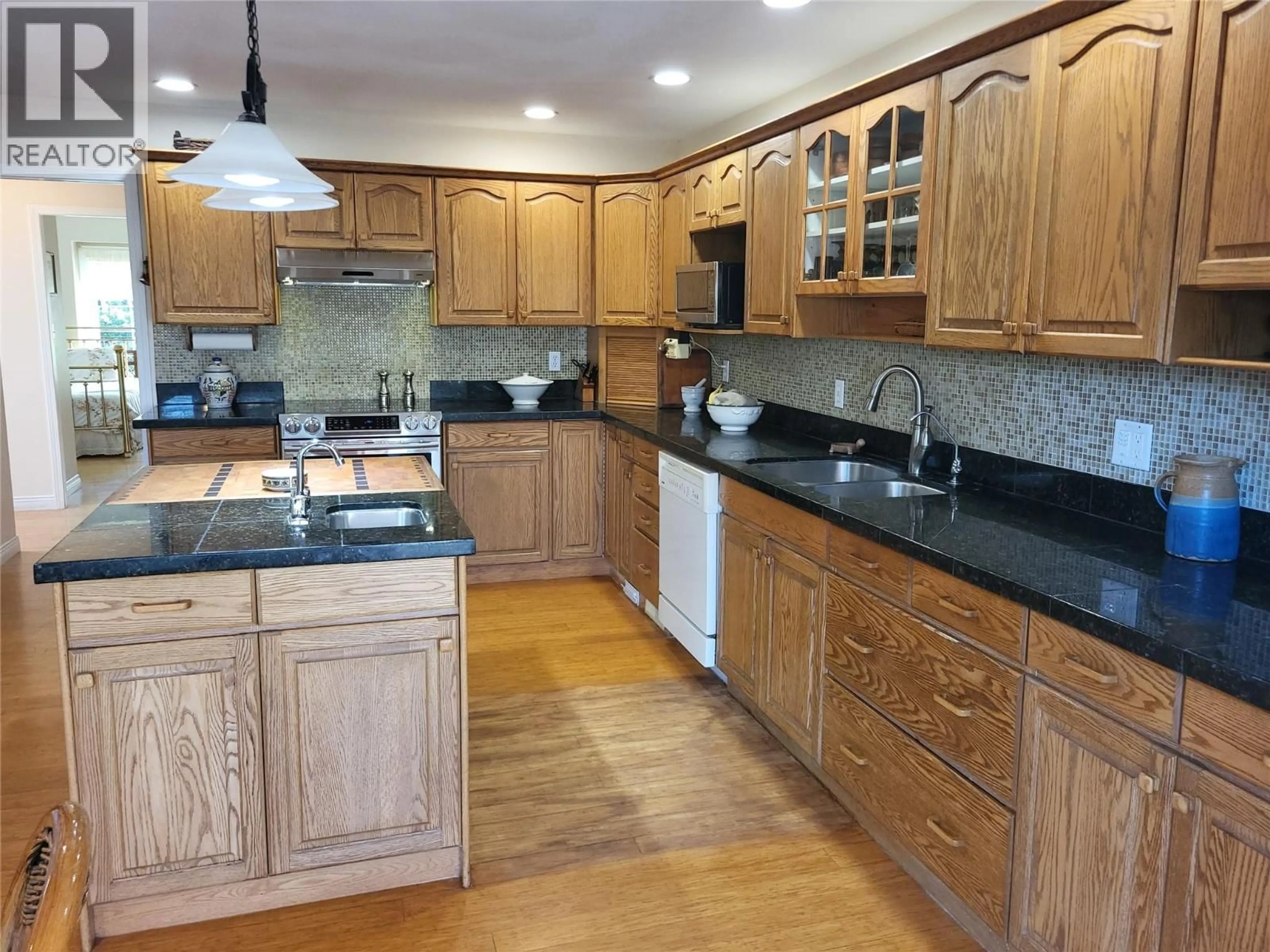 Standard kitchen, unknown for 8311 92ND AVENUE, Osoyoos British Columbia V0H1V2