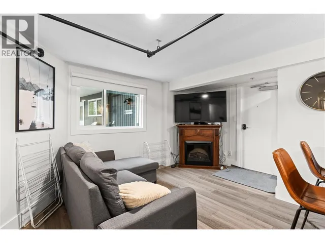 102 - 9885 PINNACLES ROAD, Silver Star 5