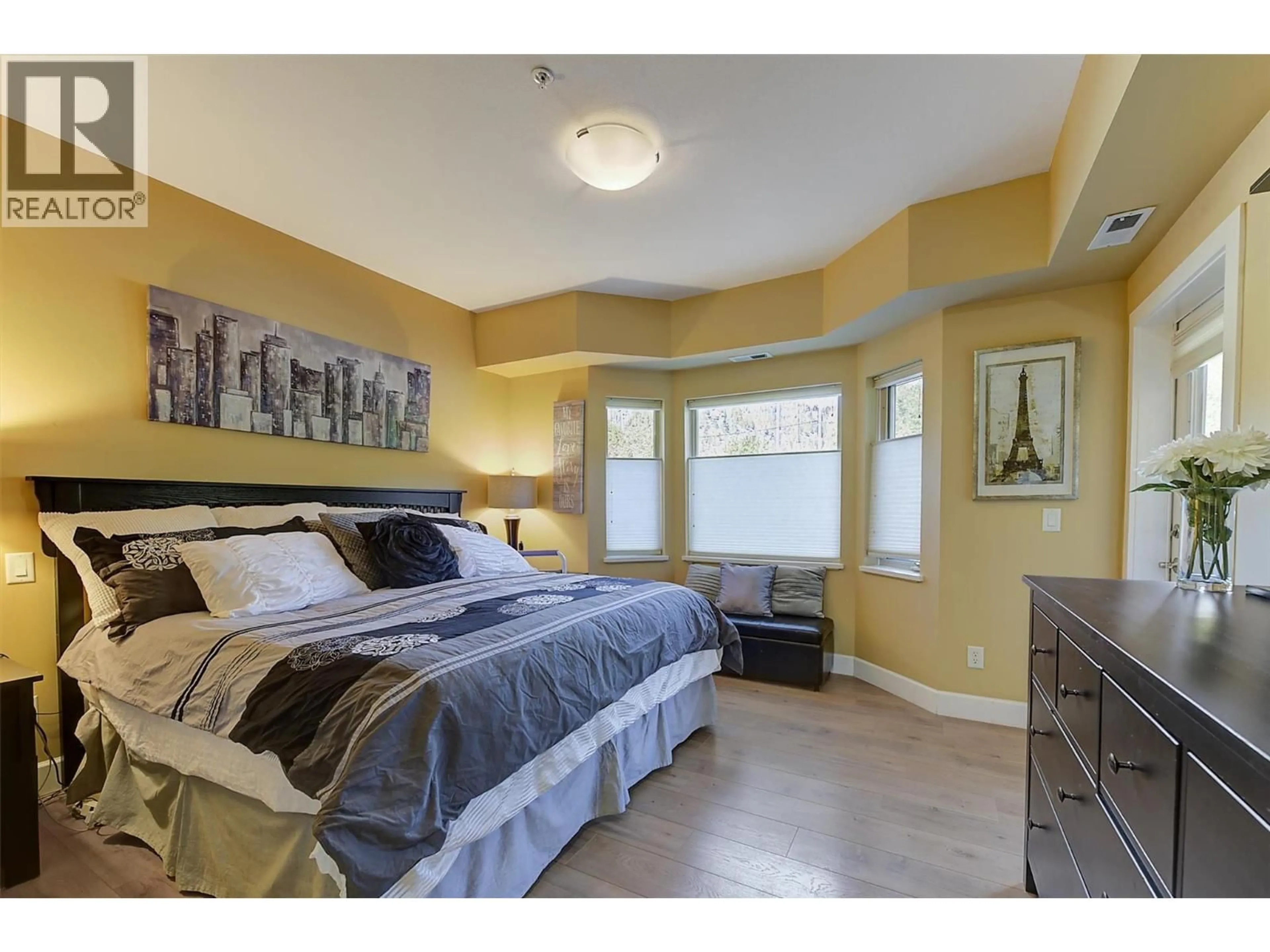 Bedroom with bed, unknown for 236 - 3996 BEACH AVENUE, Peachland British Columbia V0H1X1