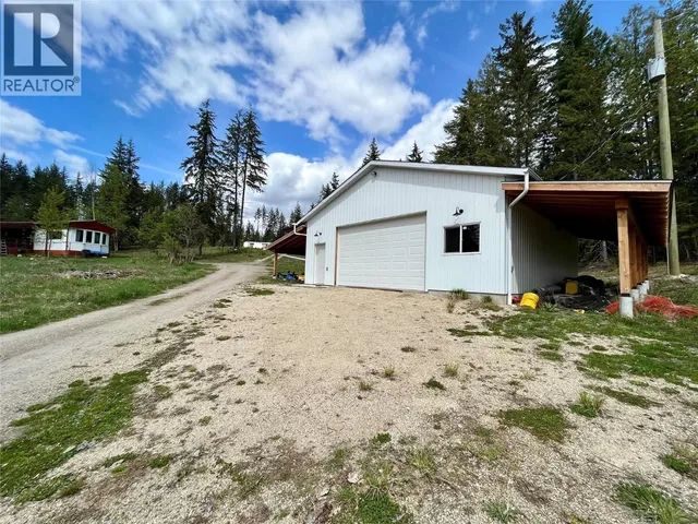 864 BARTLEY ROAD, Nakusp 3