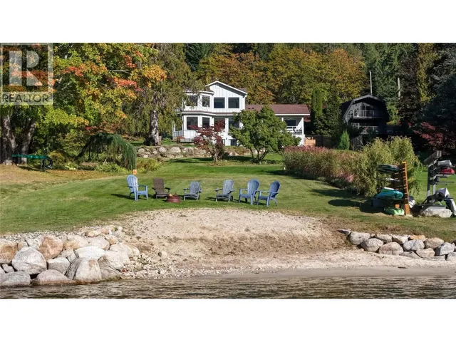 4161 HEROUX ROAD, Nelson 2