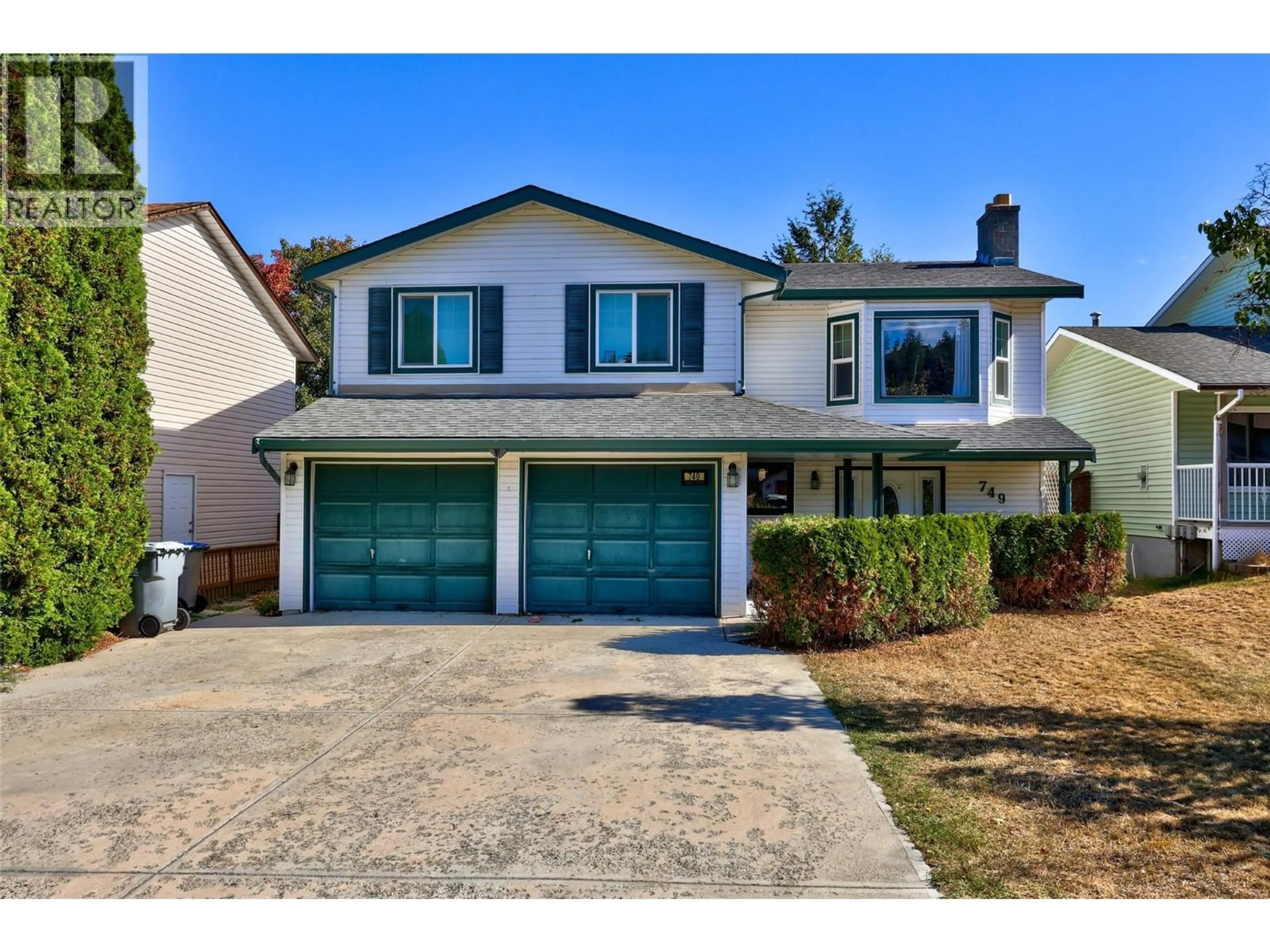 Home with vinyl exterior material, street for 749 ROBSON DRIVE, Kamloops British Columbia V2E2G7