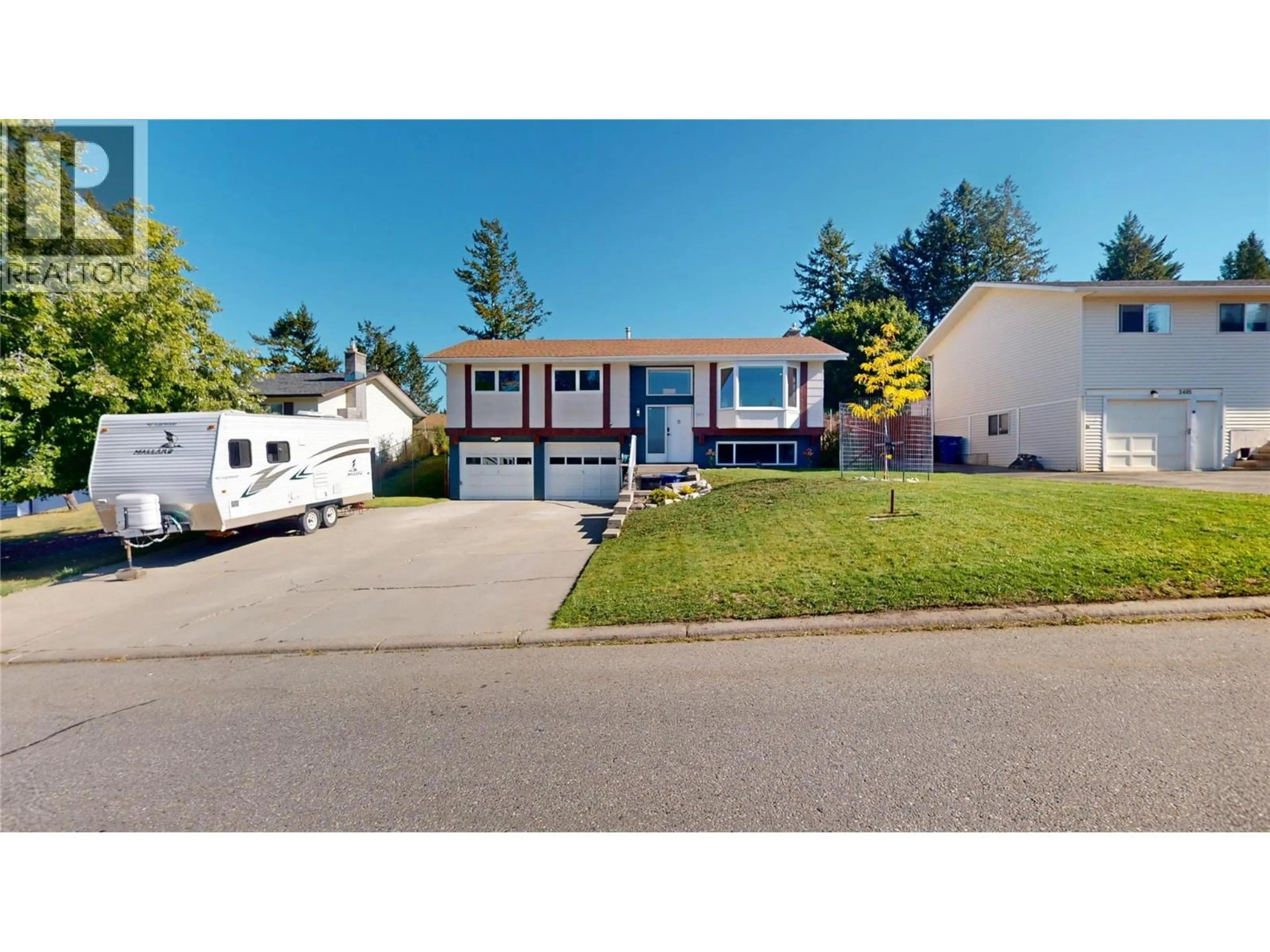 Home with vinyl exterior material, street for 3401 MOUNT ROYAL DRIVE NORTH, Cranbrook British Columbia V1C5R5