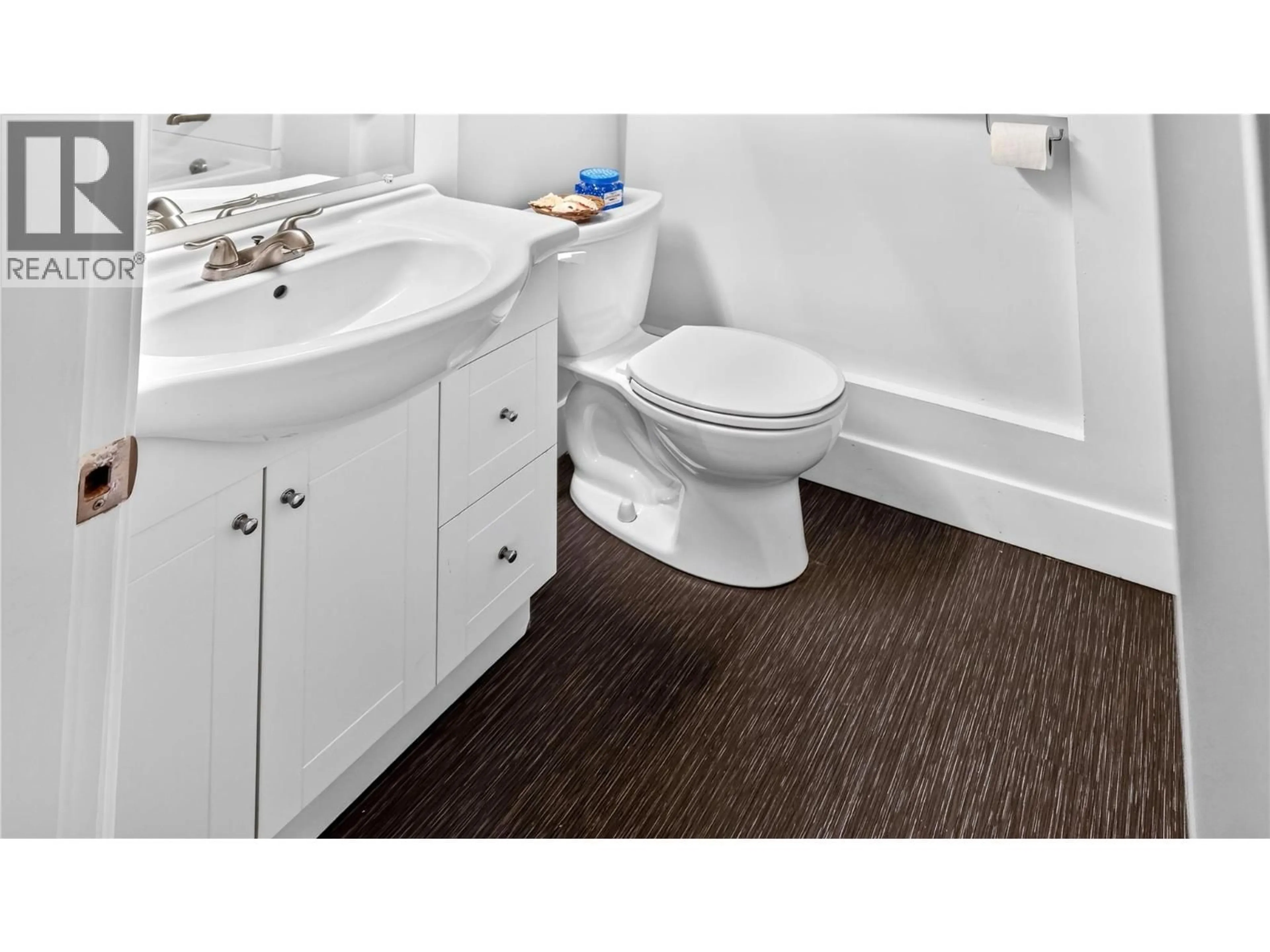 Standard bathroom, unknown for 100 - 800 VALHALLA DRIVE, Kamloops British Columbia V2B1R8