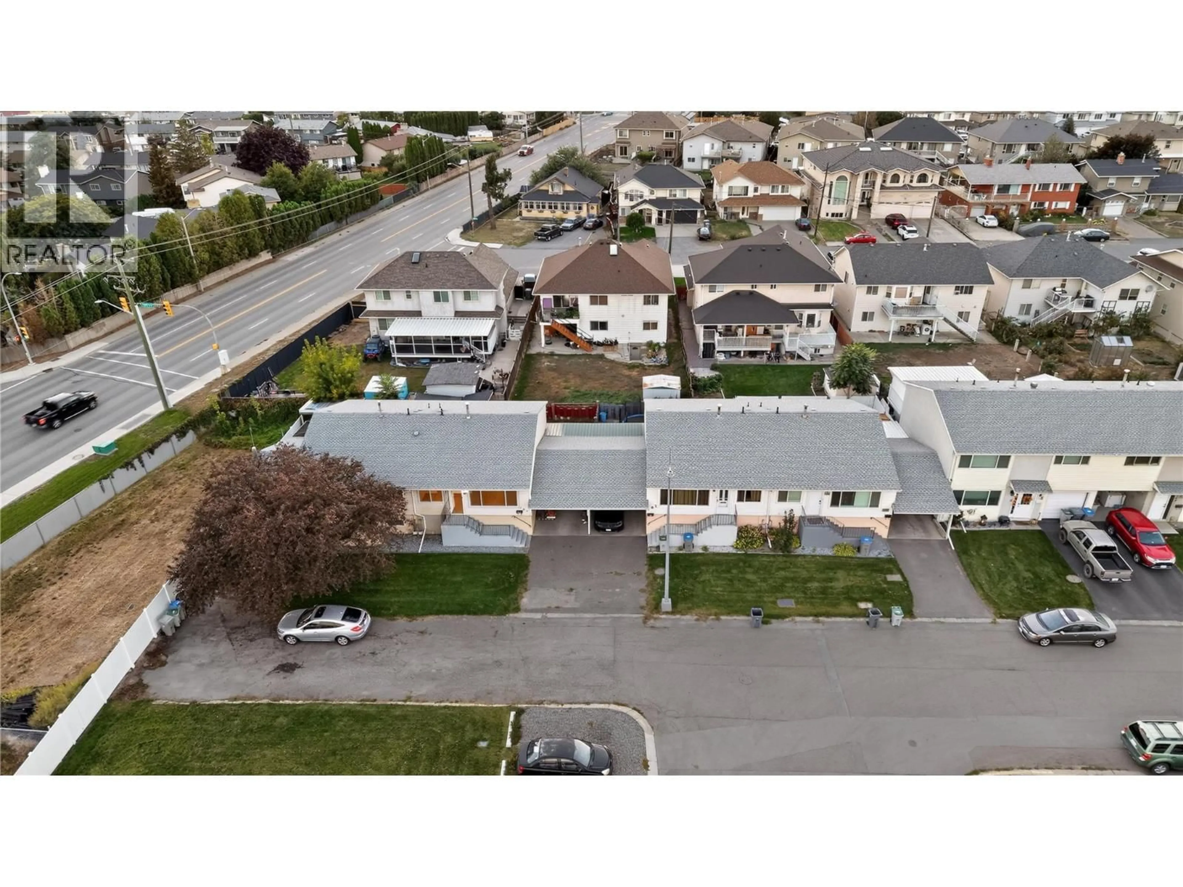 A pic from outside/outdoor area/front of a property/back of a property/a pic from drone, street for 100 - 800 VALHALLA DRIVE, Kamloops British Columbia V2B1R8