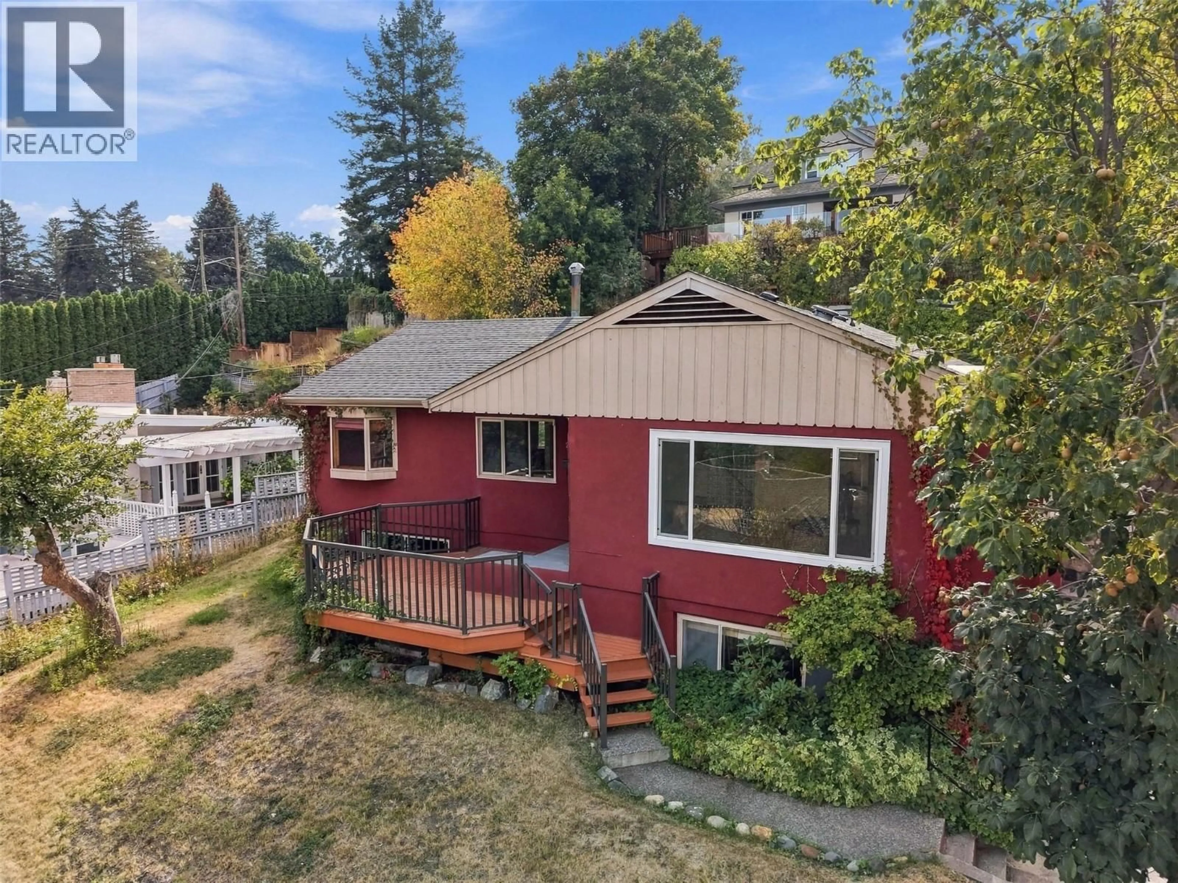A pic from outside/outdoor area/front of a property/back of a property/a pic from drone, street for 211 CONNAUGHT ROAD, Kamloops British Columbia V2C1G5