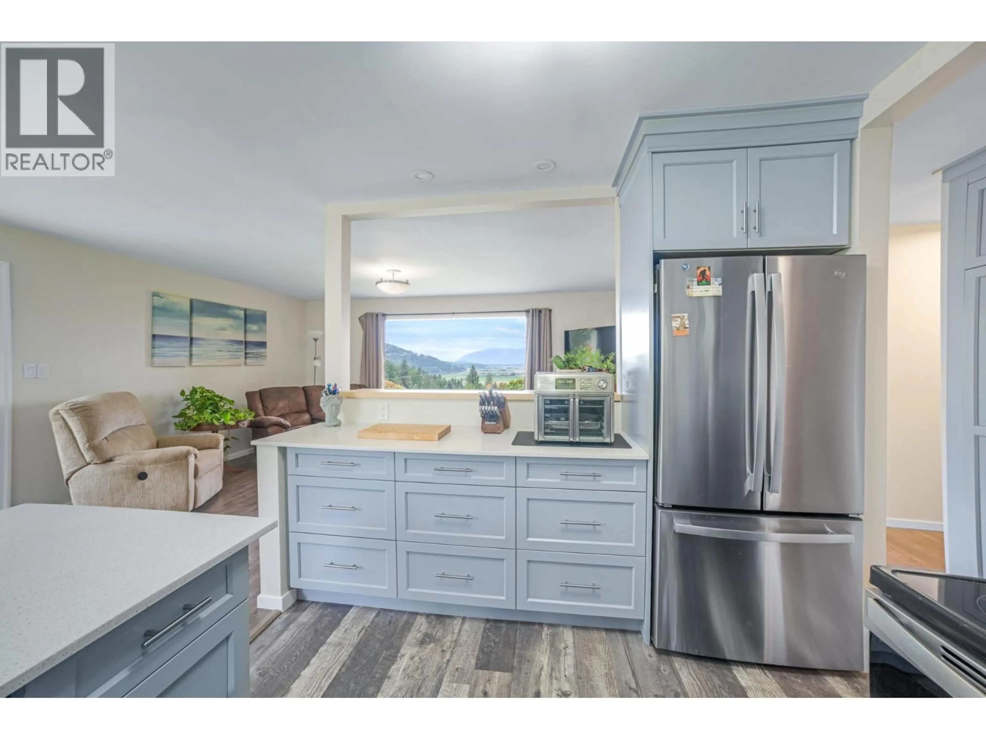 Open concept kitchen, unknown for 960 MONROSE ROAD, Wynndel British Columbia V0B2N2
