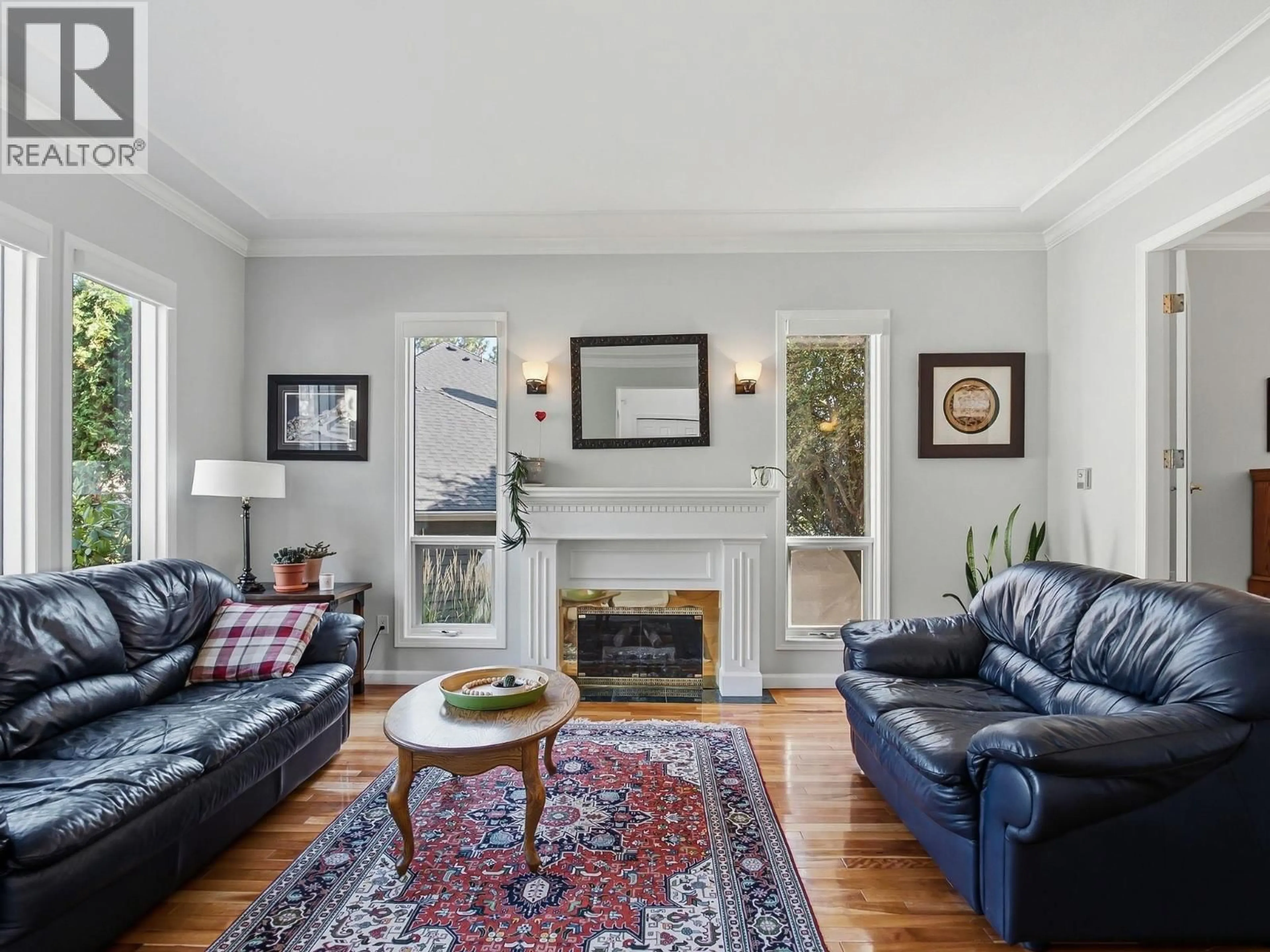 Living room with furniture, unknown for 764 CASSIAR PLACE, Kelowna British Columbia V1V1M6