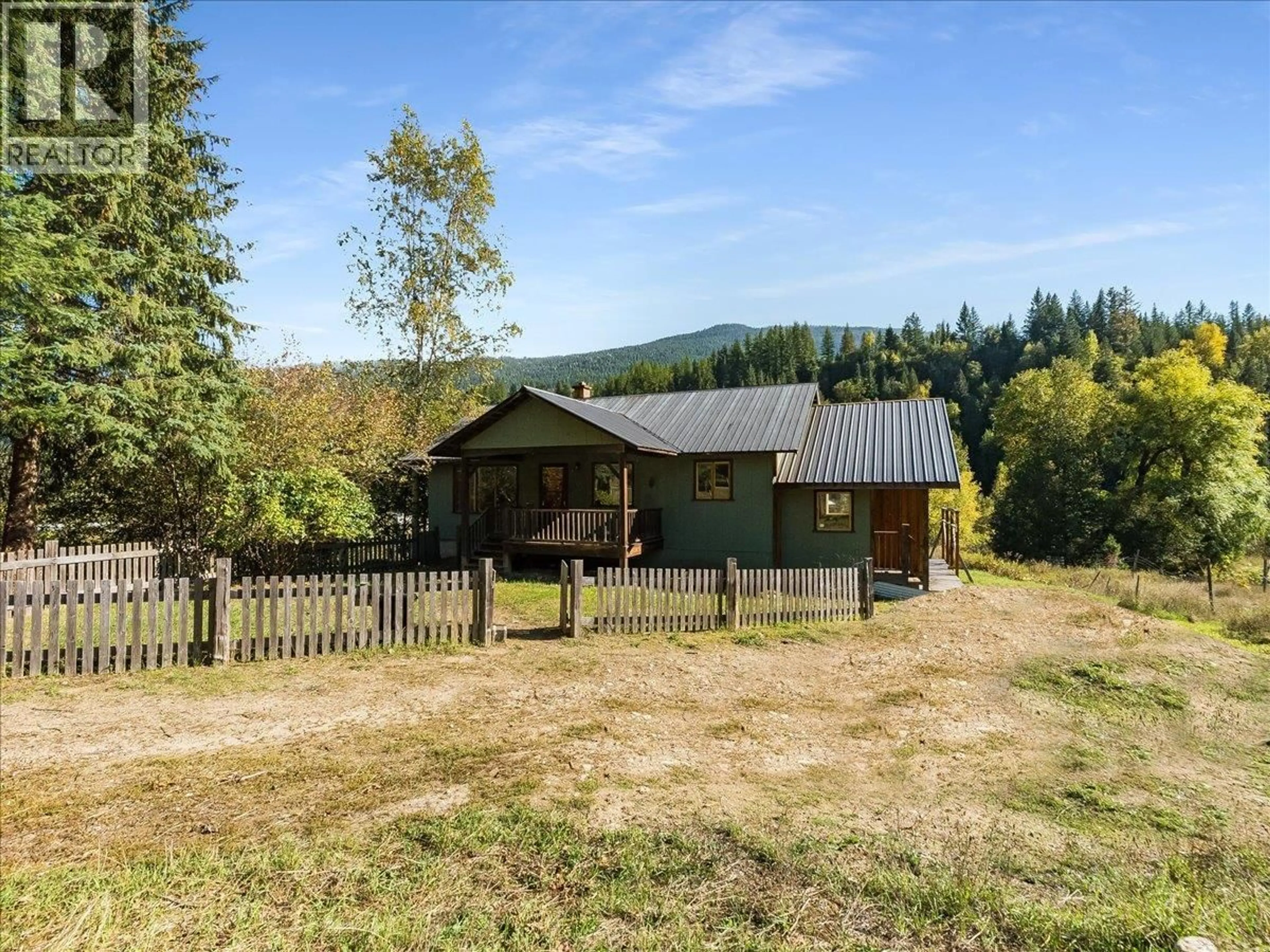 A pic from outside/outdoor area/front of a property/back of a property/a pic from drone, mountain view for 3168 PASS CREEK ROAD, Crescent Valley British Columbia V0G1H0
