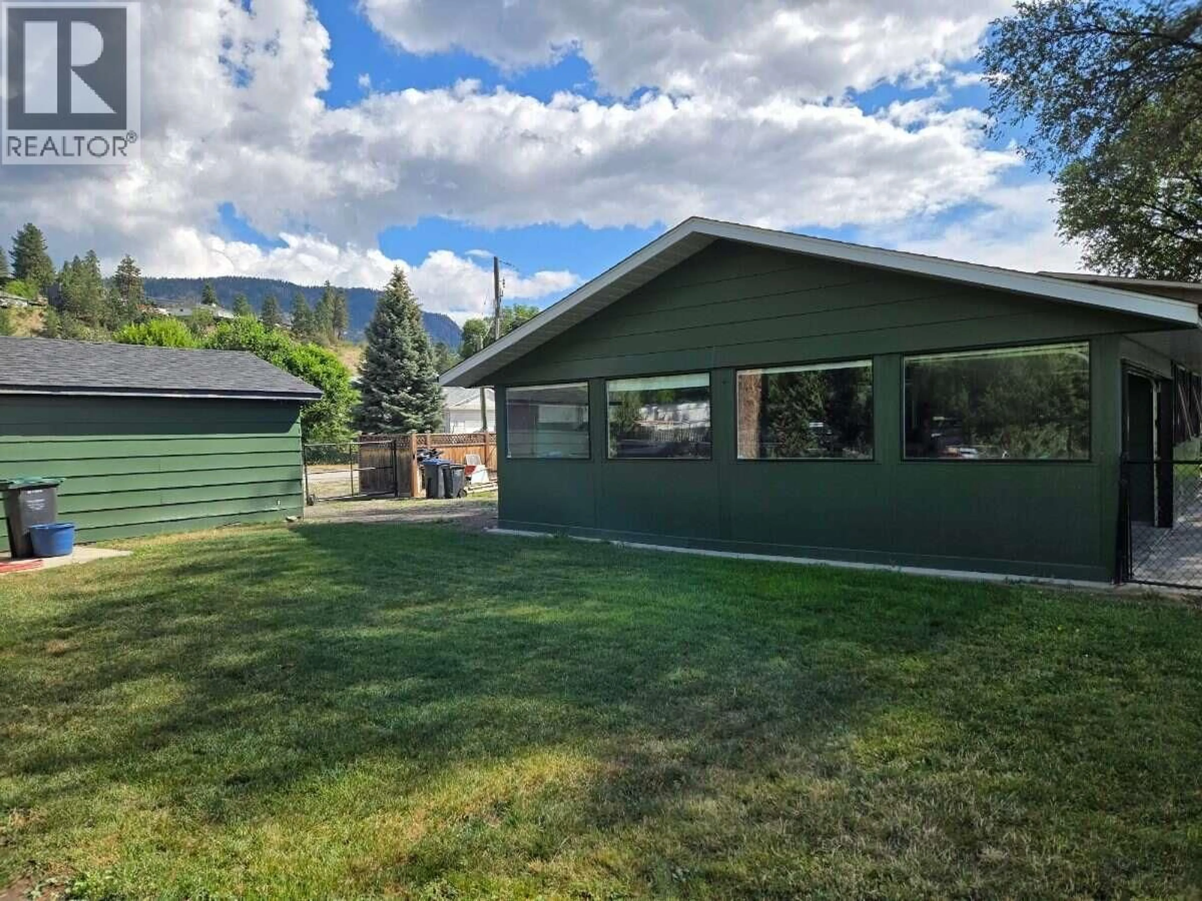 Home with vinyl exterior material, mountain view for 4194 BEACH AVENUE, Peachland British Columbia V0H1X6