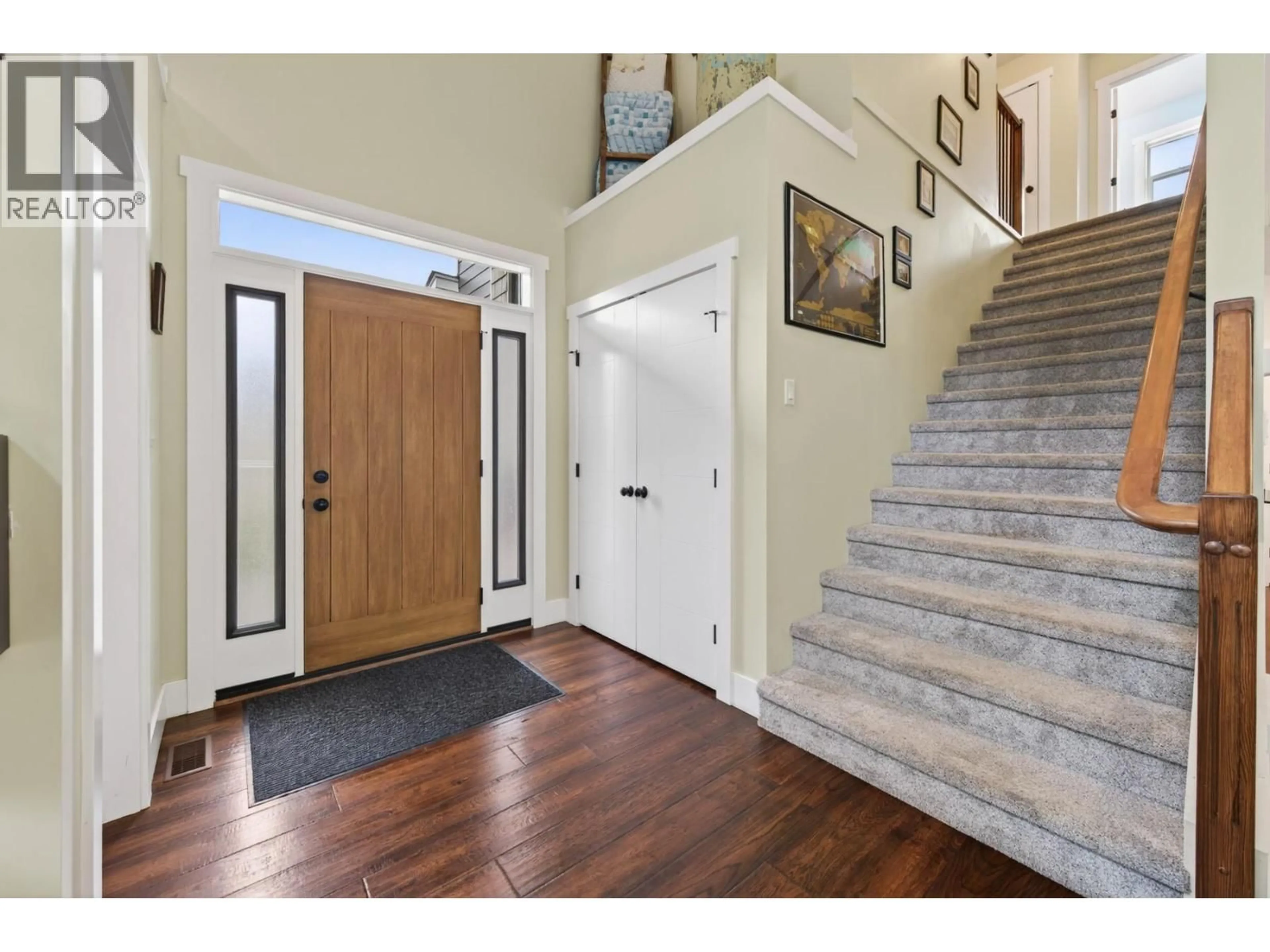 Indoor entryway for 882 EAGLESON CRESCENT, Lillooet British Columbia V0K1V0