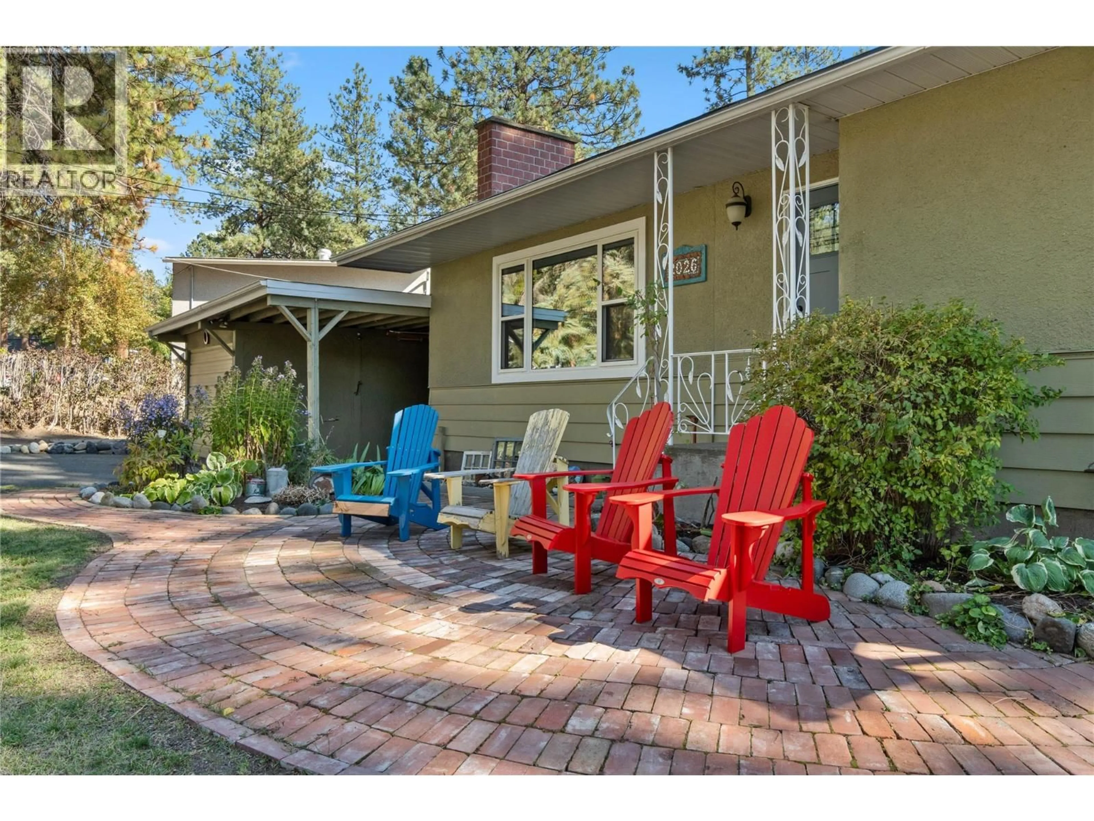 Patio, street for 2026 CASTILLOU CRESCENT, Merritt British Columbia V1K1K3