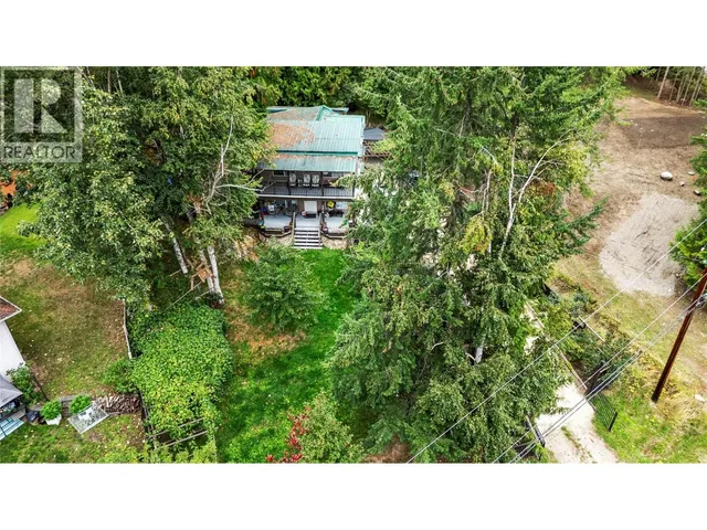 2675 FRASER ROAD, Anglemont 2