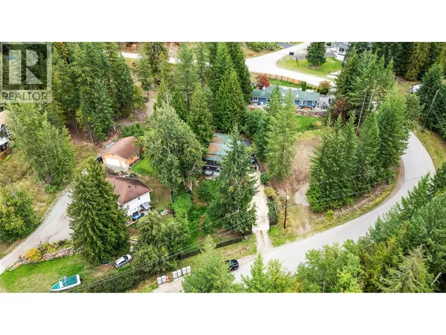 2675 FRASER ROAD, Anglemont 3