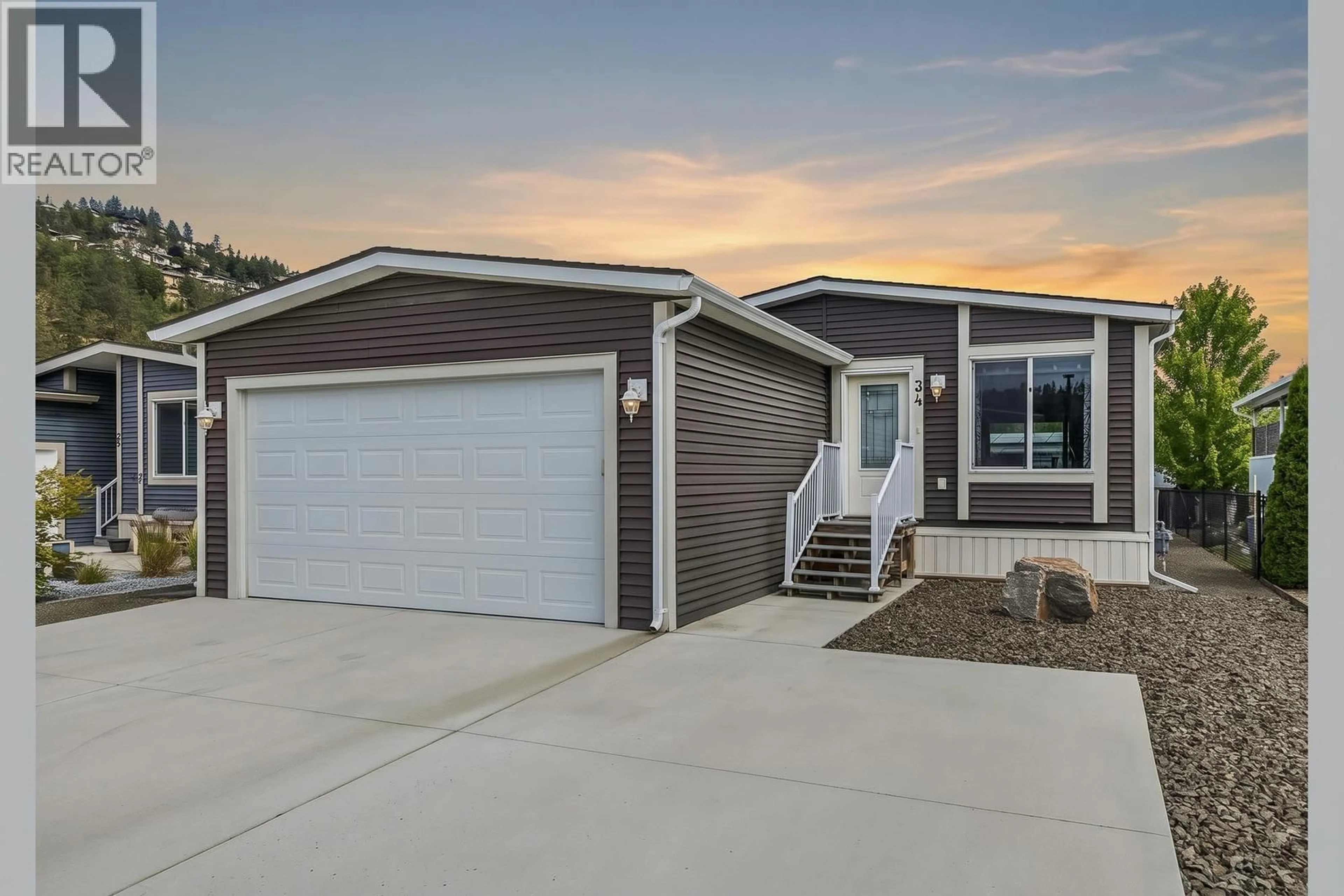 Home with vinyl exterior material, street for 34 - 1835 NANCEE WAY COURT, West Kelowna British Columbia V1Z4C1