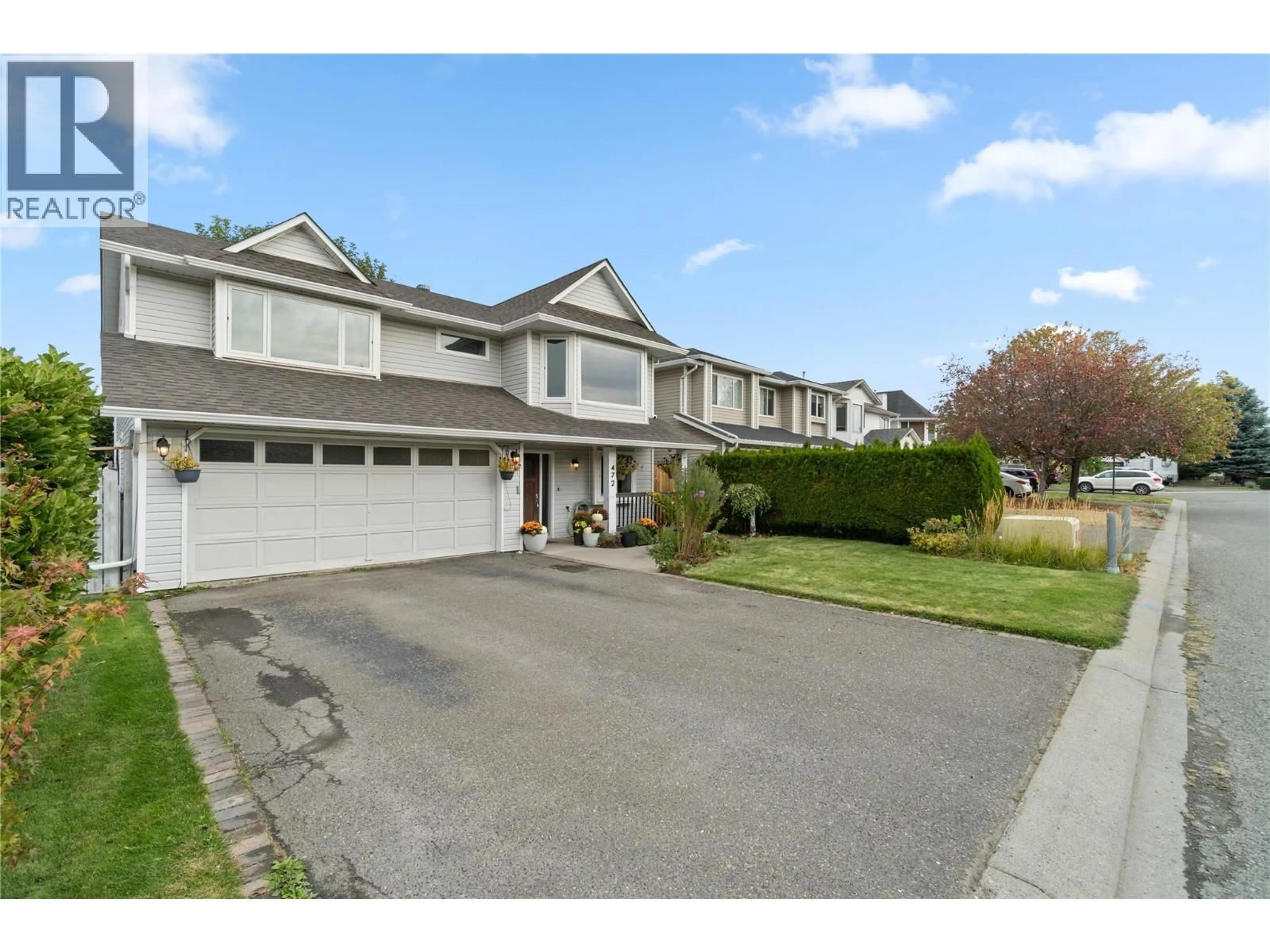 A pic from outside/outdoor area/front of a property/back of a property/a pic from drone, street for 472 MALAHAT PLACE, Kamloops British Columbia V2E2M8