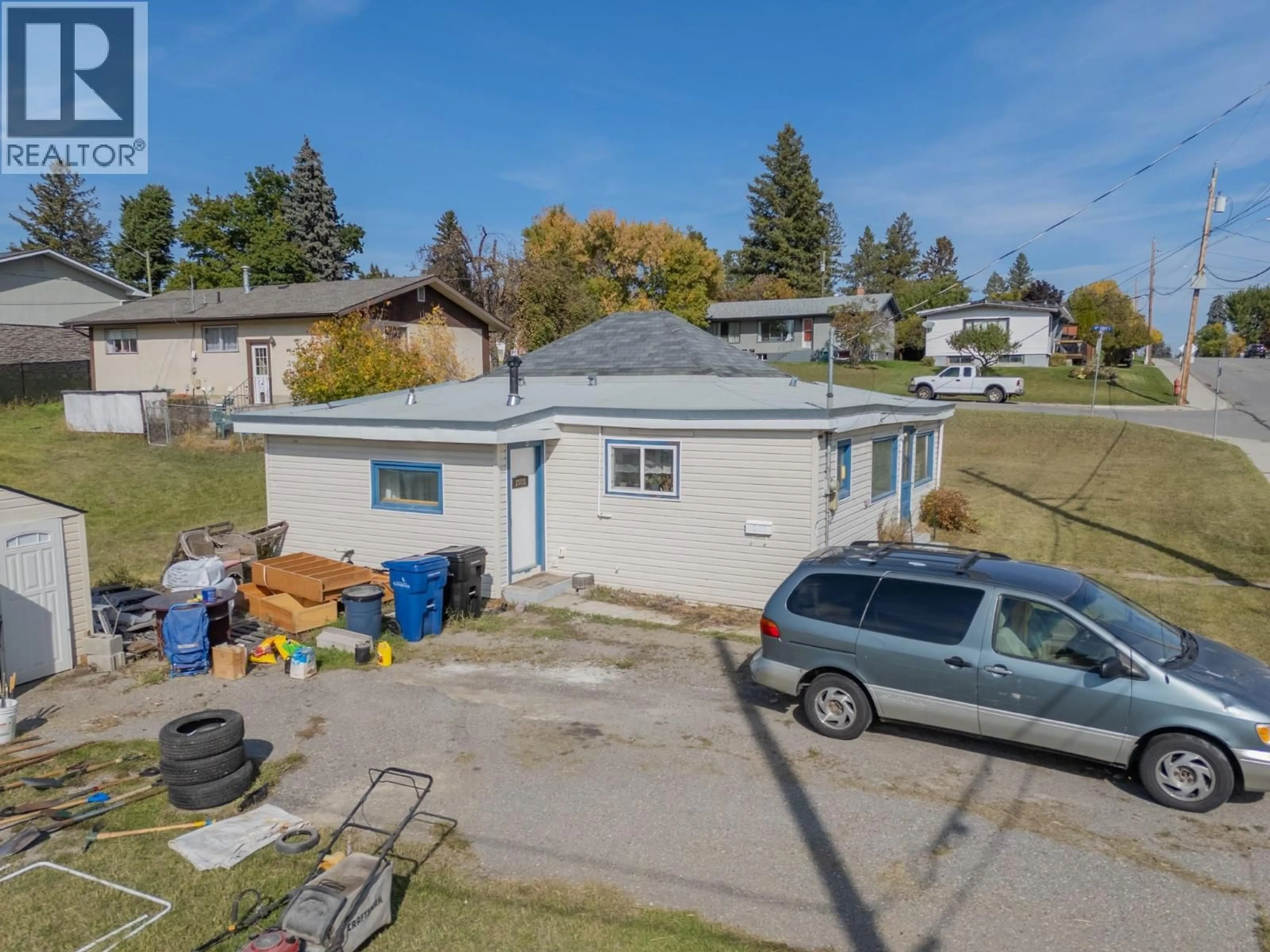 A pic from outside/outdoor area/front of a property/back of a property/a pic from drone, street for 1005 11TH AVENUE SOUTH, Cranbrook British Columbia V1C2R6