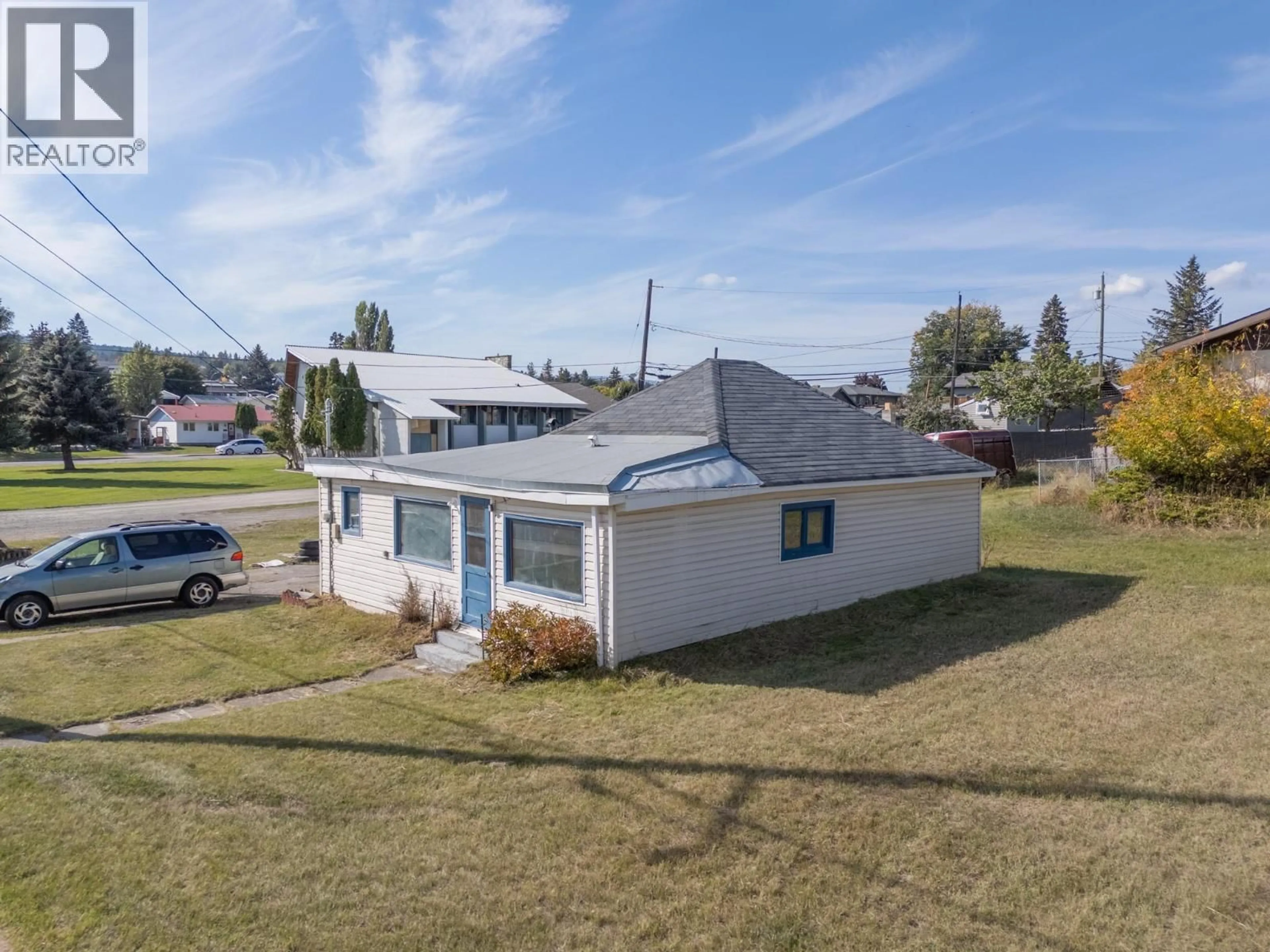 A pic from outside/outdoor area/front of a property/back of a property/a pic from drone, unknown for 1005 11TH AVENUE SOUTH, Cranbrook British Columbia V1C2R6