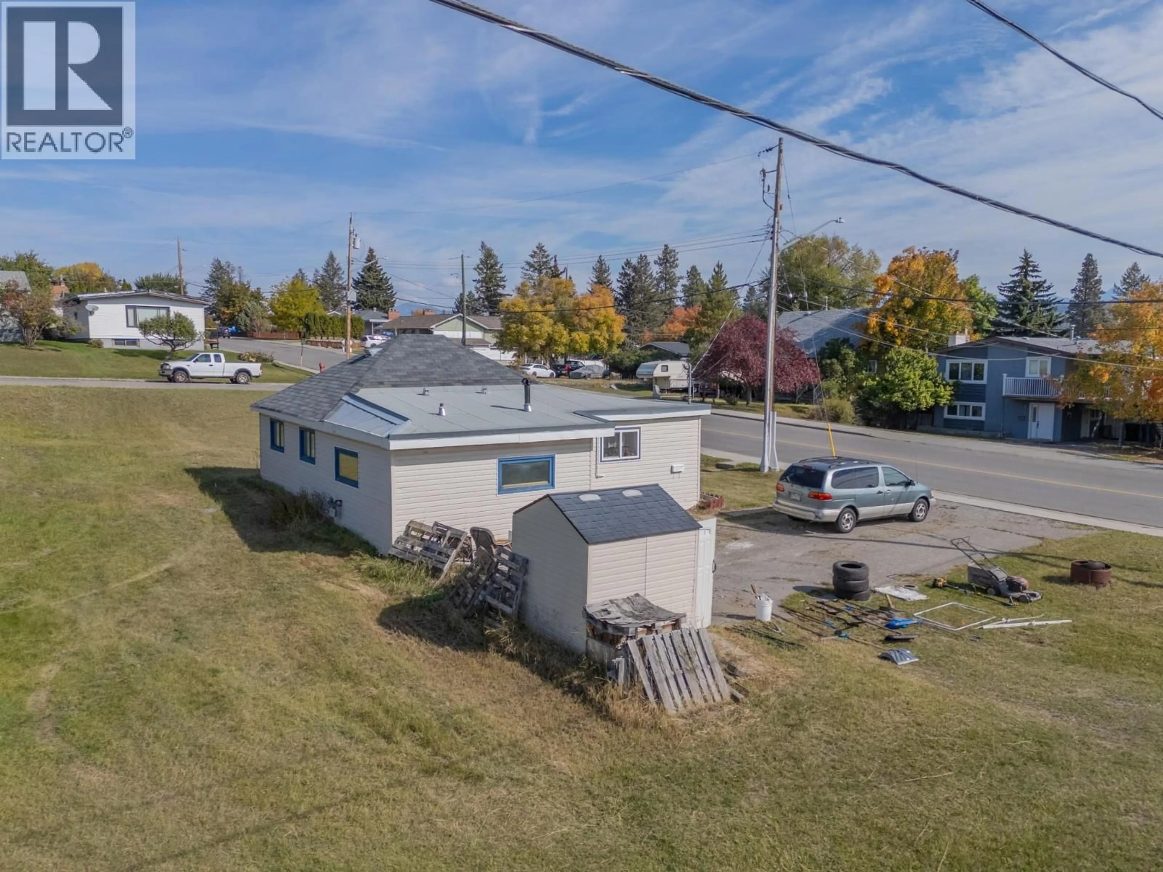 A pic from outside/outdoor area/front of a property/back of a property/a pic from drone, unknown for 1005 11TH AVENUE SOUTH, Cranbrook British Columbia V1C2R6