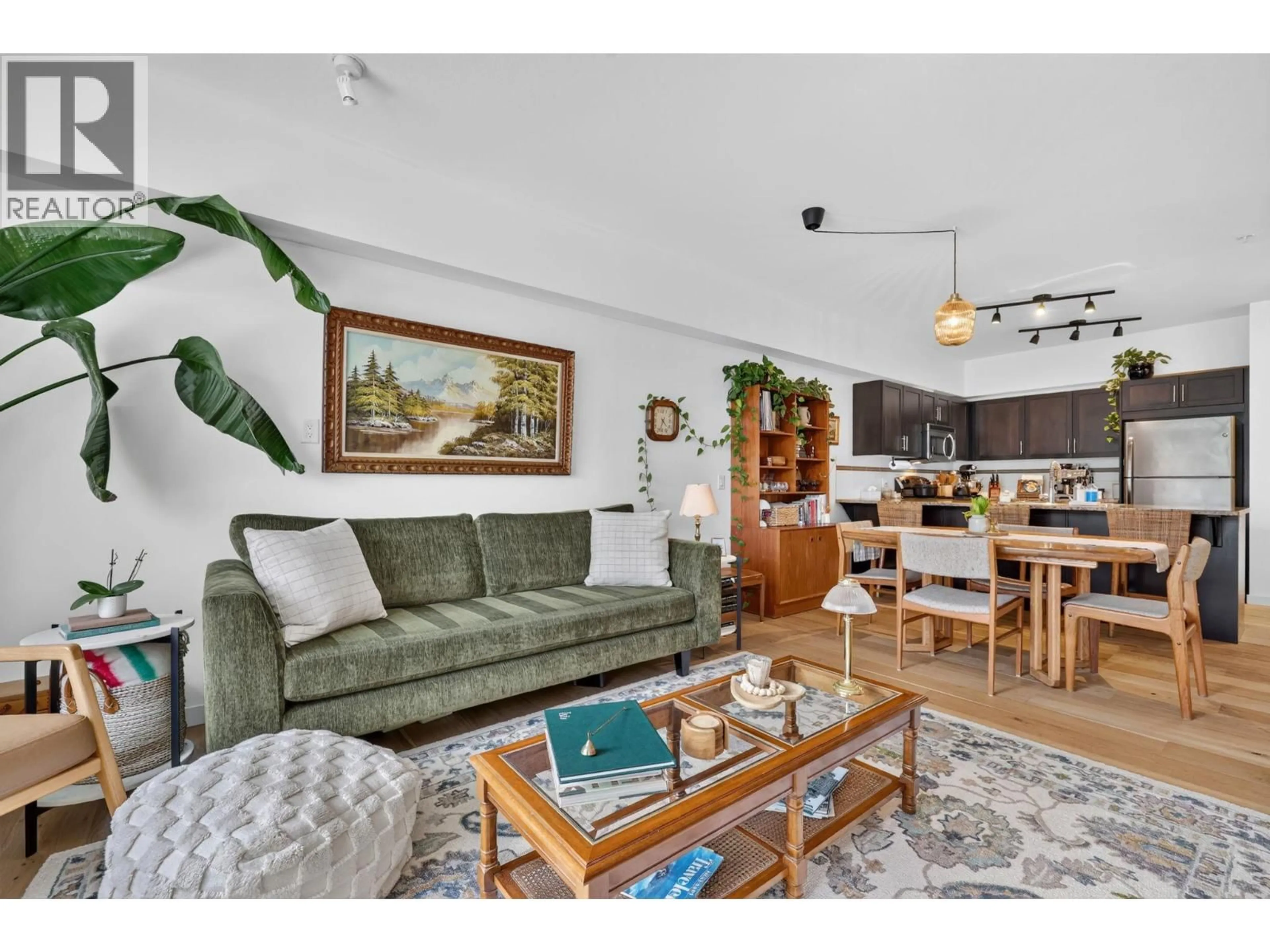 Living room with furniture, unknown for 302 - 1350 RIDGEWAY DRIVE, Kelowna British Columbia V1Y9T8