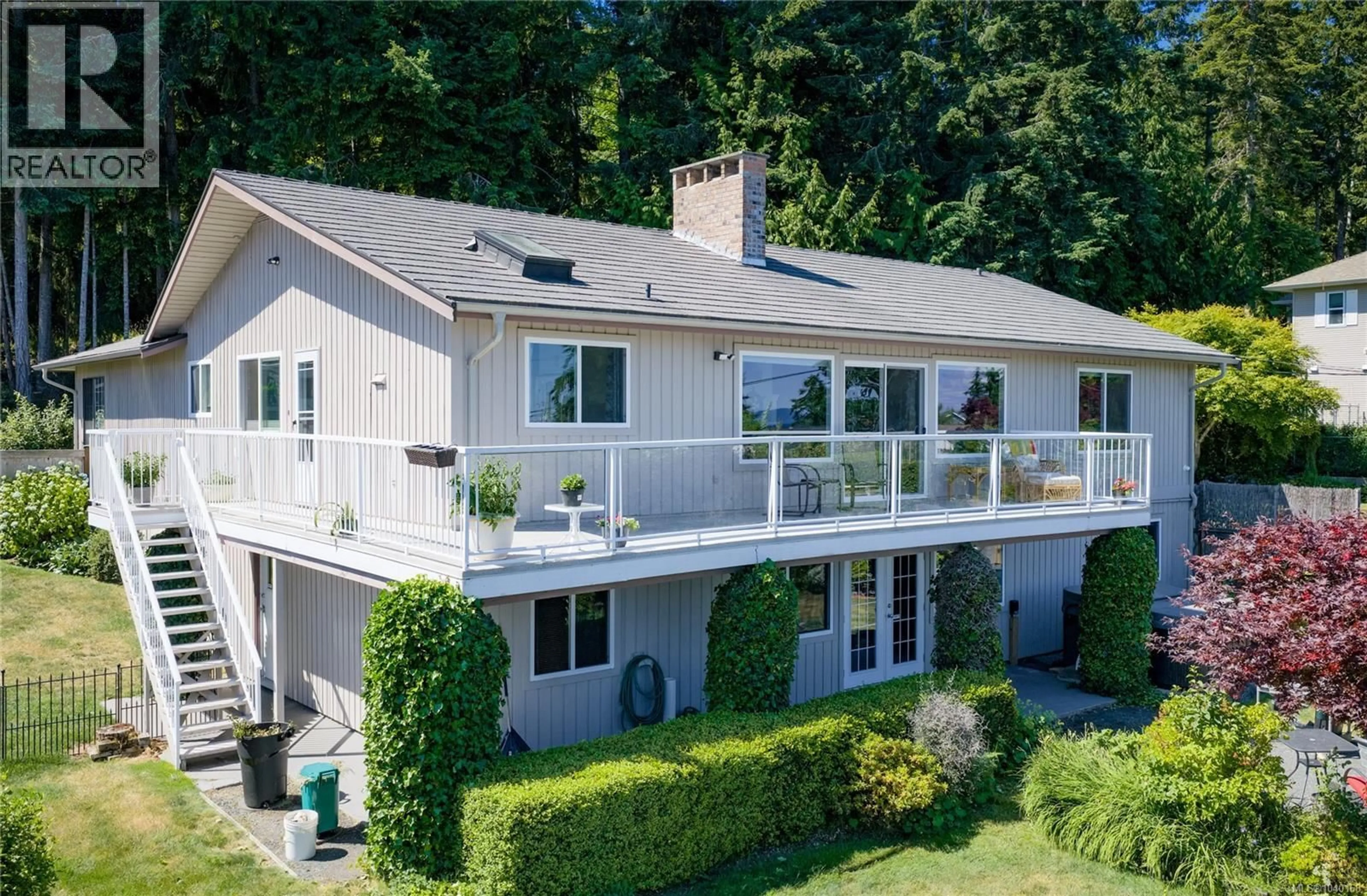A pic from outside/outdoor area/front of a property/back of a property/a pic from drone, unknown for 323 HOYLAKE ROAD WEST, Qualicum Beach British Columbia V9K1K5