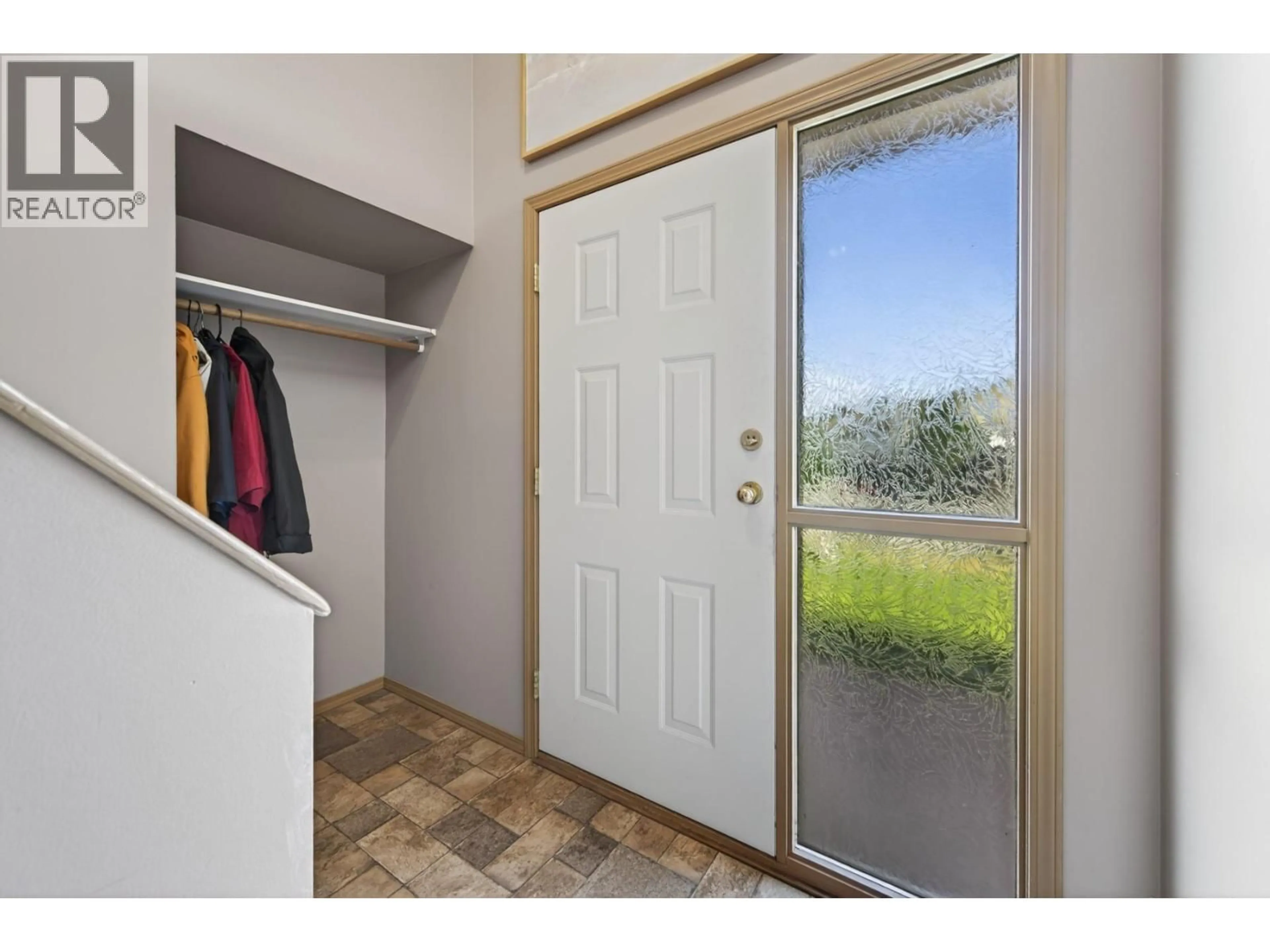 Indoor entryway for 1106 MACLEAN CRESCENT, Cache Creek British Columbia V0K1H0