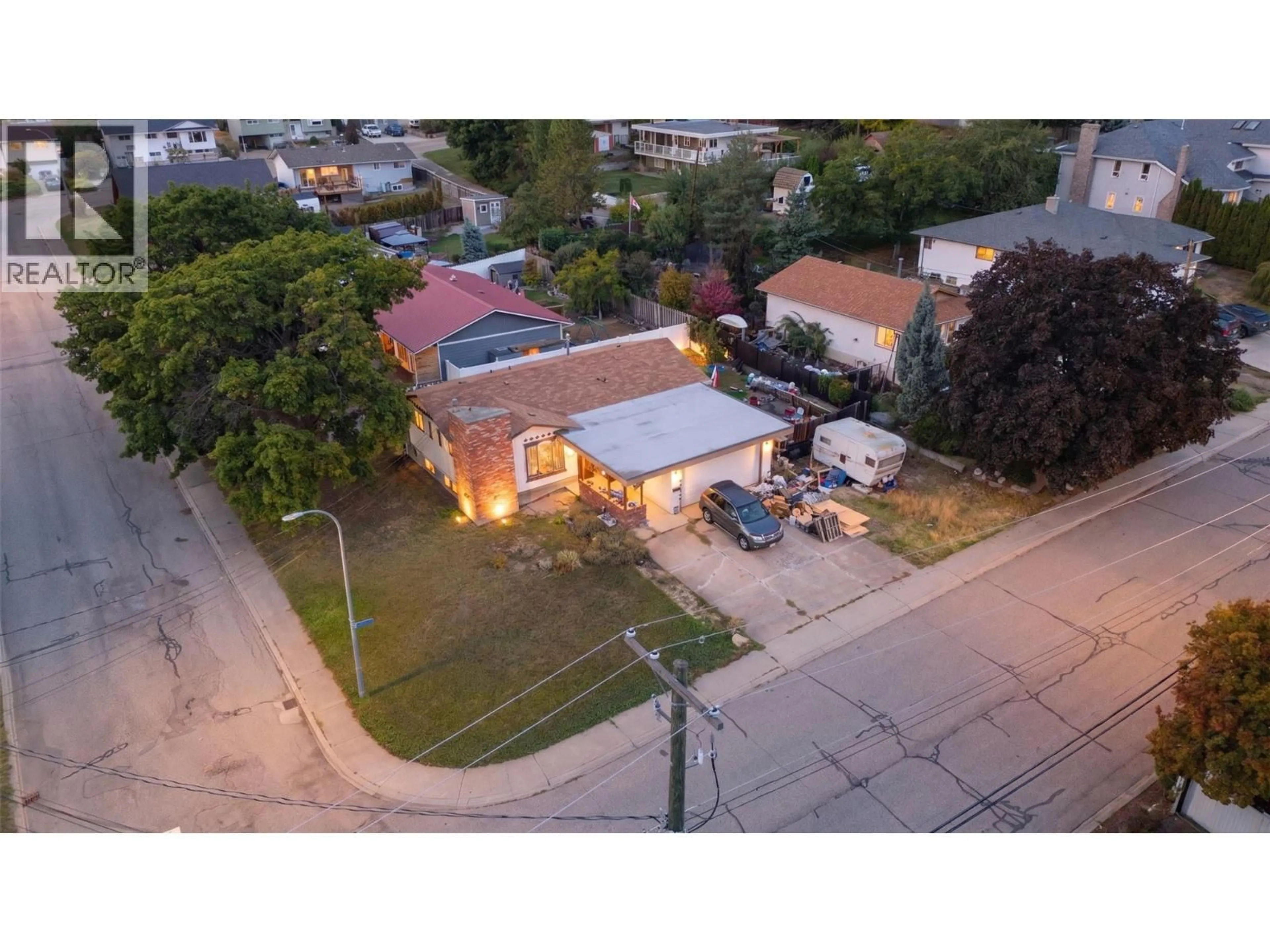 A pic from outside/outdoor area/front of a property/back of a property/a pic from drone, street for 1311 25TH AVENUE, Vernon British Columbia V1T7L5